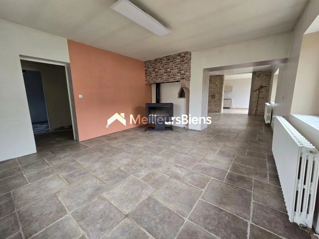 Fermette de 115 m² Plain-Pied avec Combles Aménageables (4 Chambres) et Hangar de 139 m² Accolé