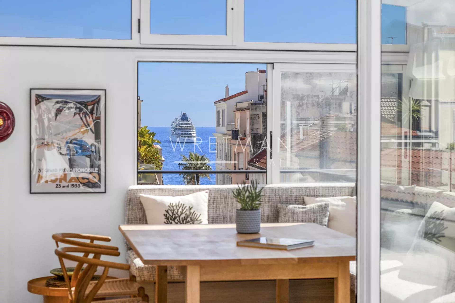 Appartement d’exception au dernier étage avec vue mer – Cannes Banane