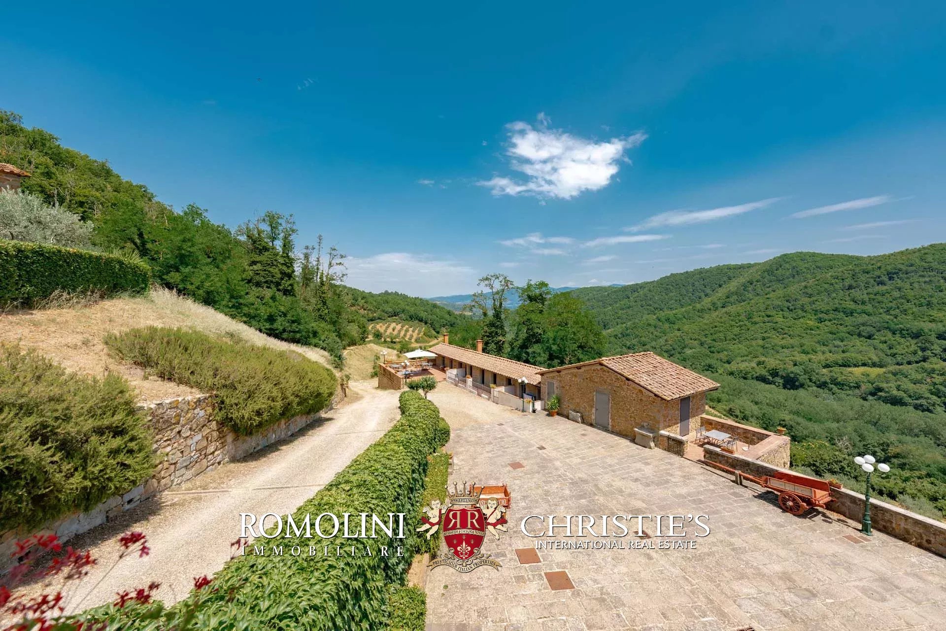 21 Bedroom Vineyard's Image 47