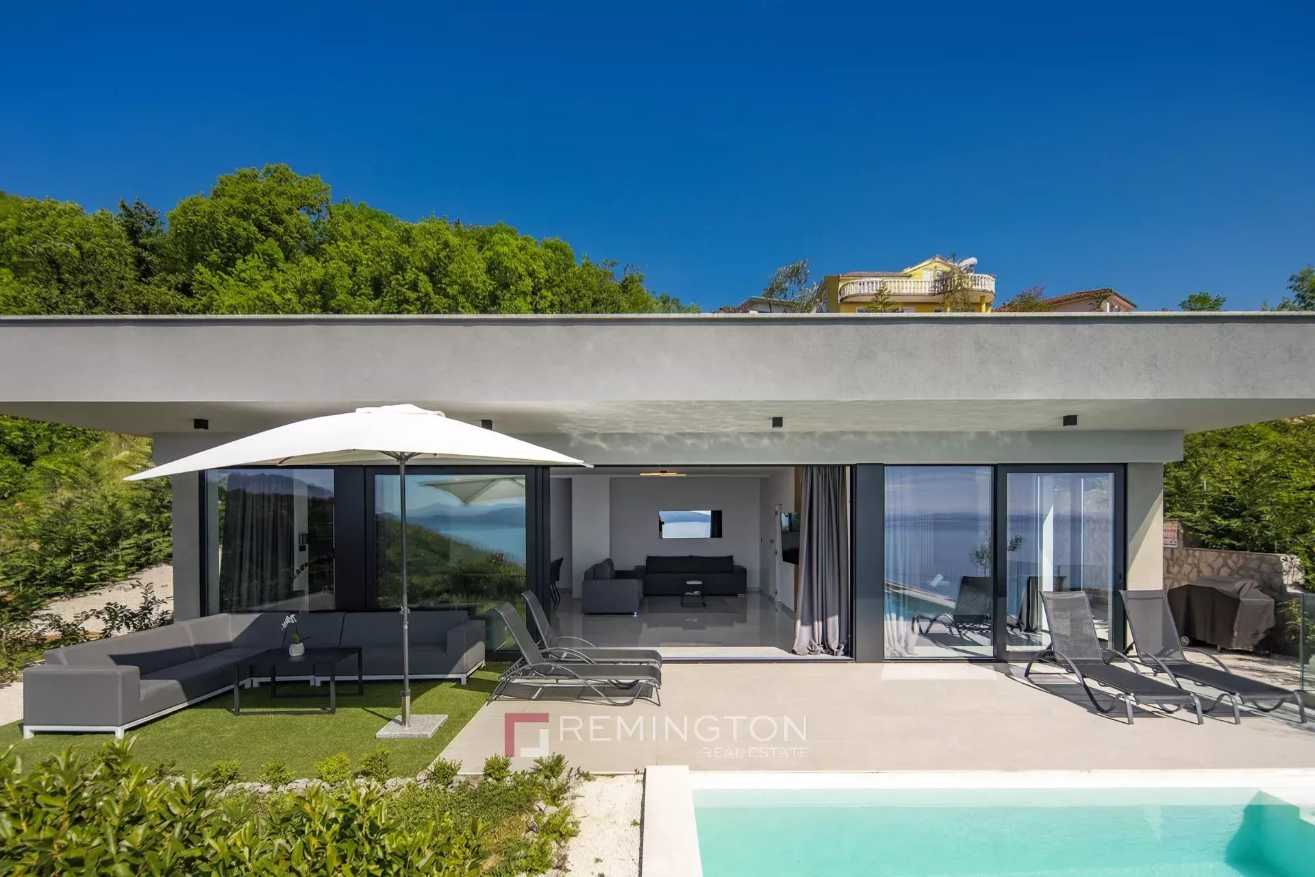 2 Bedroom Villa/Townhouse's Image 9
