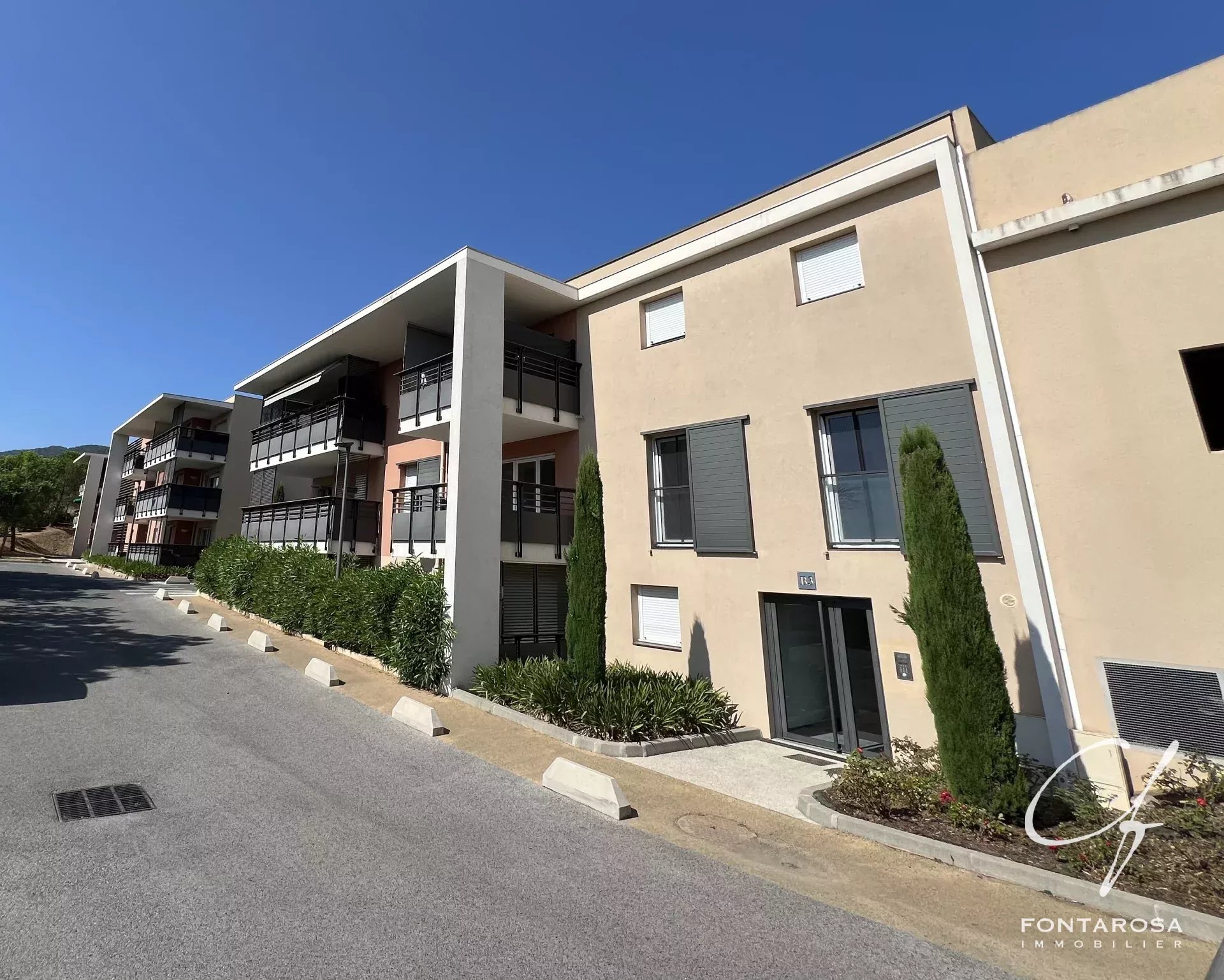 Sale Apartment Roquebrune-sur-Argens Village