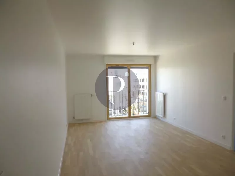 location-appartement-2-pieces-ris-orangis-83870912