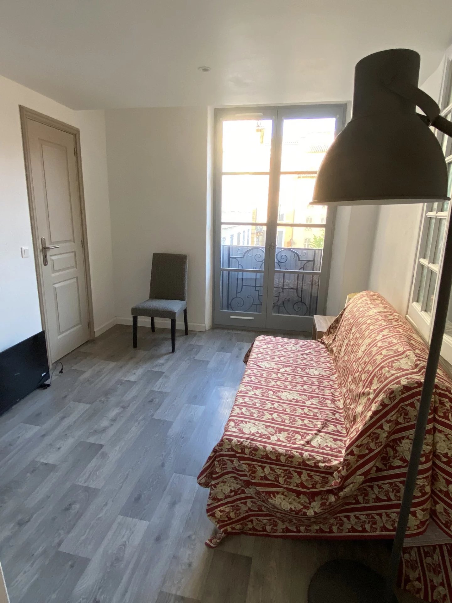 STUDIO MEUBLE 15.46 M²