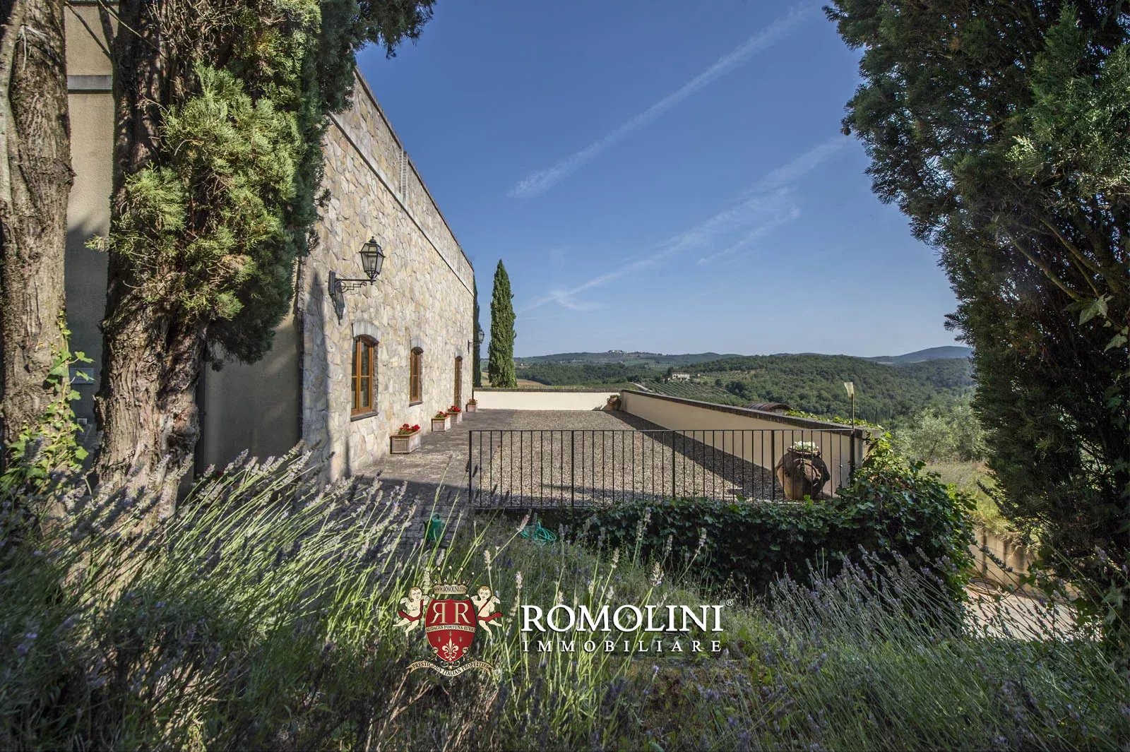 20 Bedroom Vineyard's Image 22