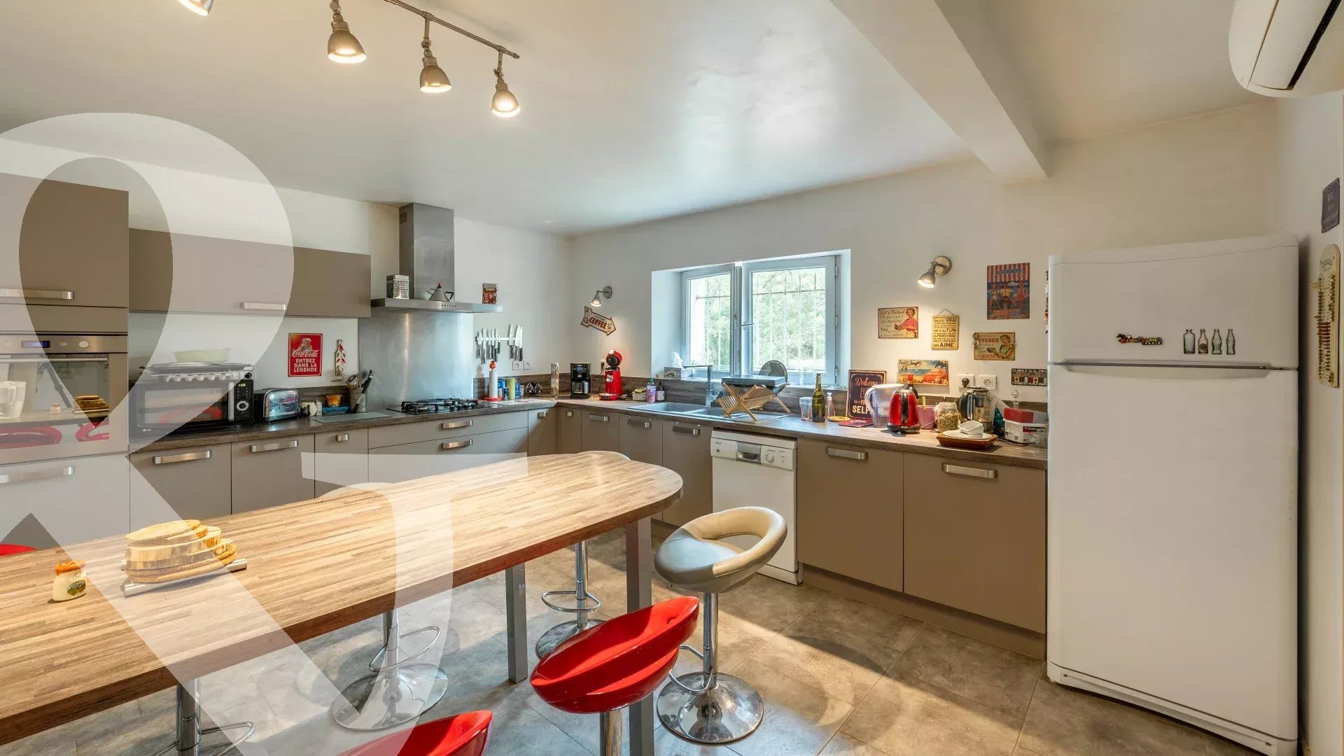 BELLE MAISON EN PIERRE A FORT POTENTIEL