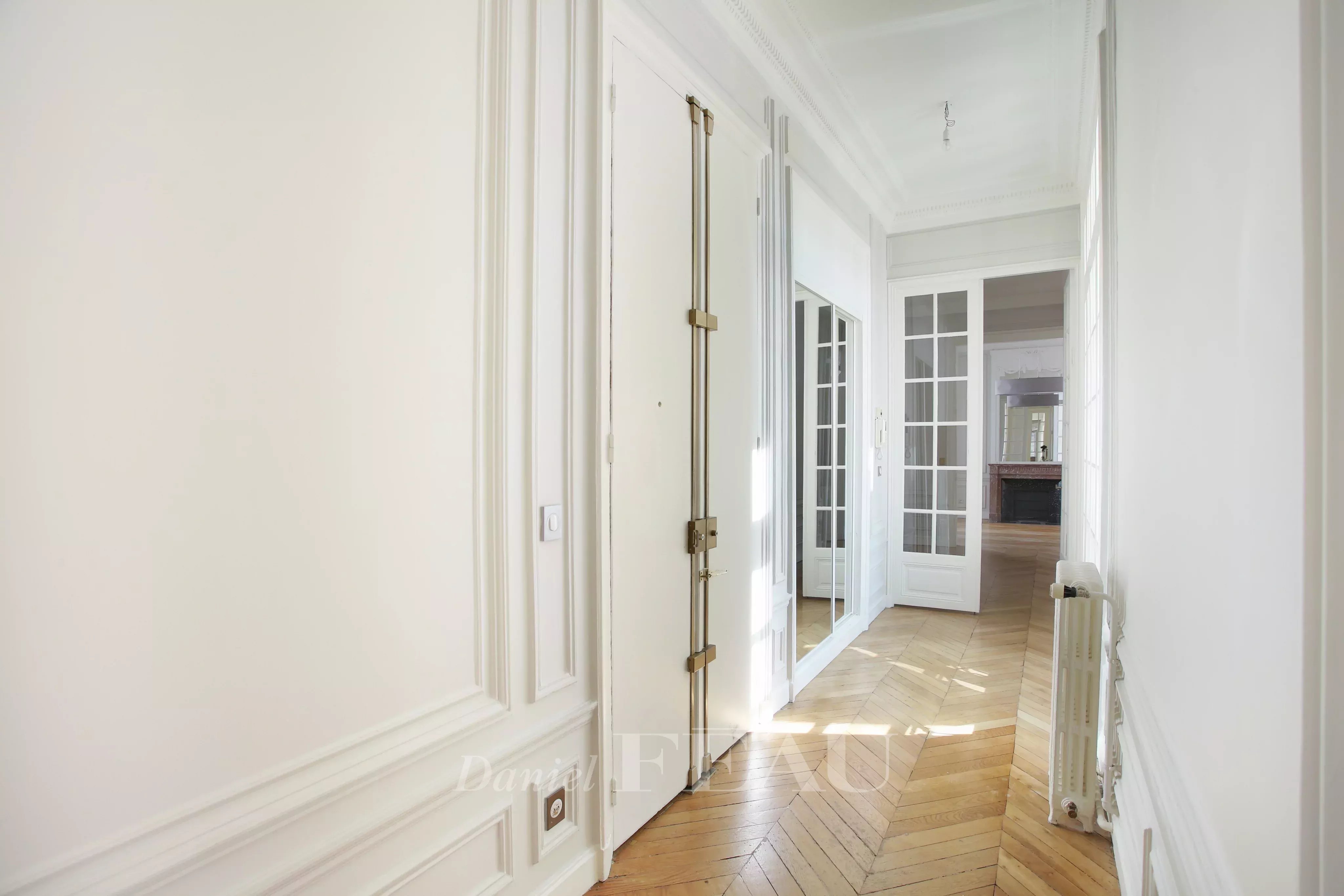 Entrance gallery