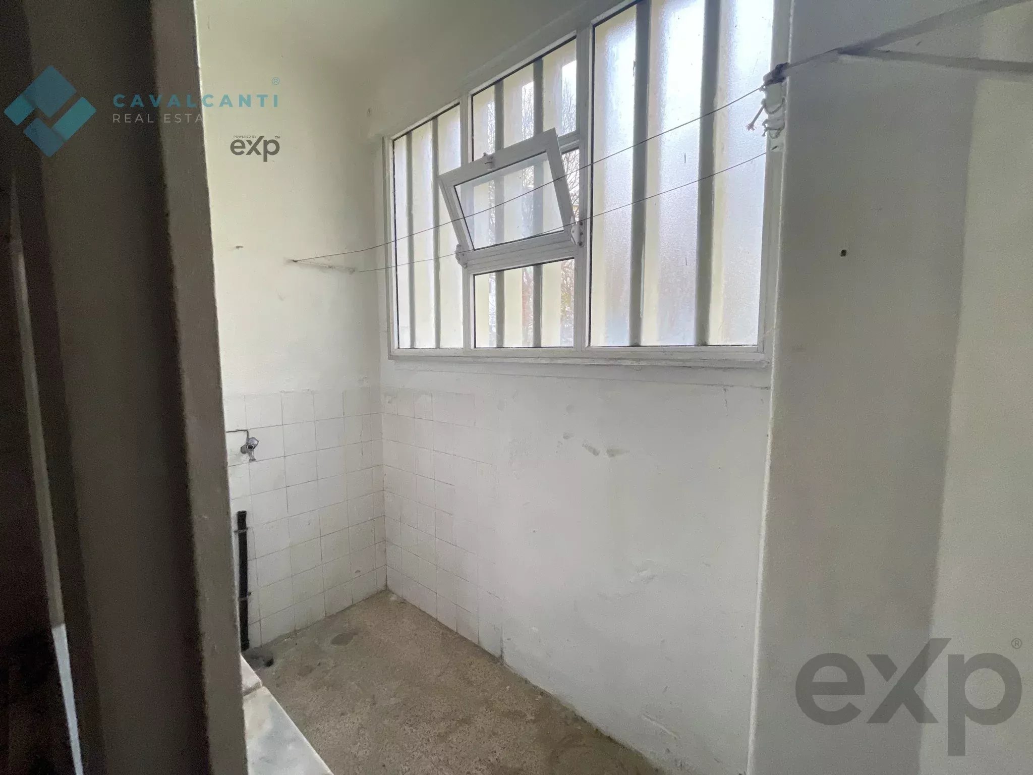 T2 to remodel - Carnaxide | Ideal for own home or investment 2790-005 image 43