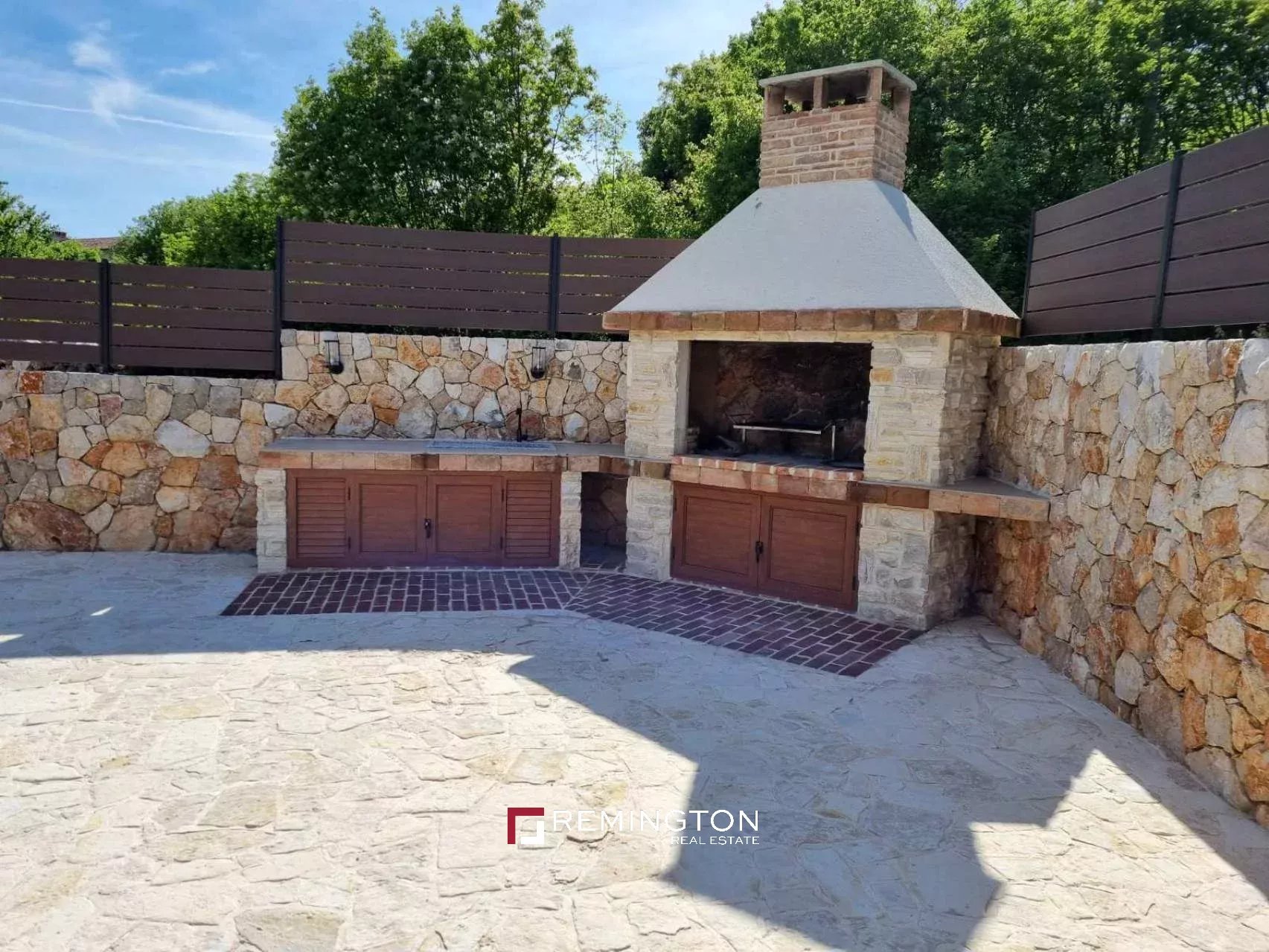 4 Bedroom Villa/Townhouse's Image 12