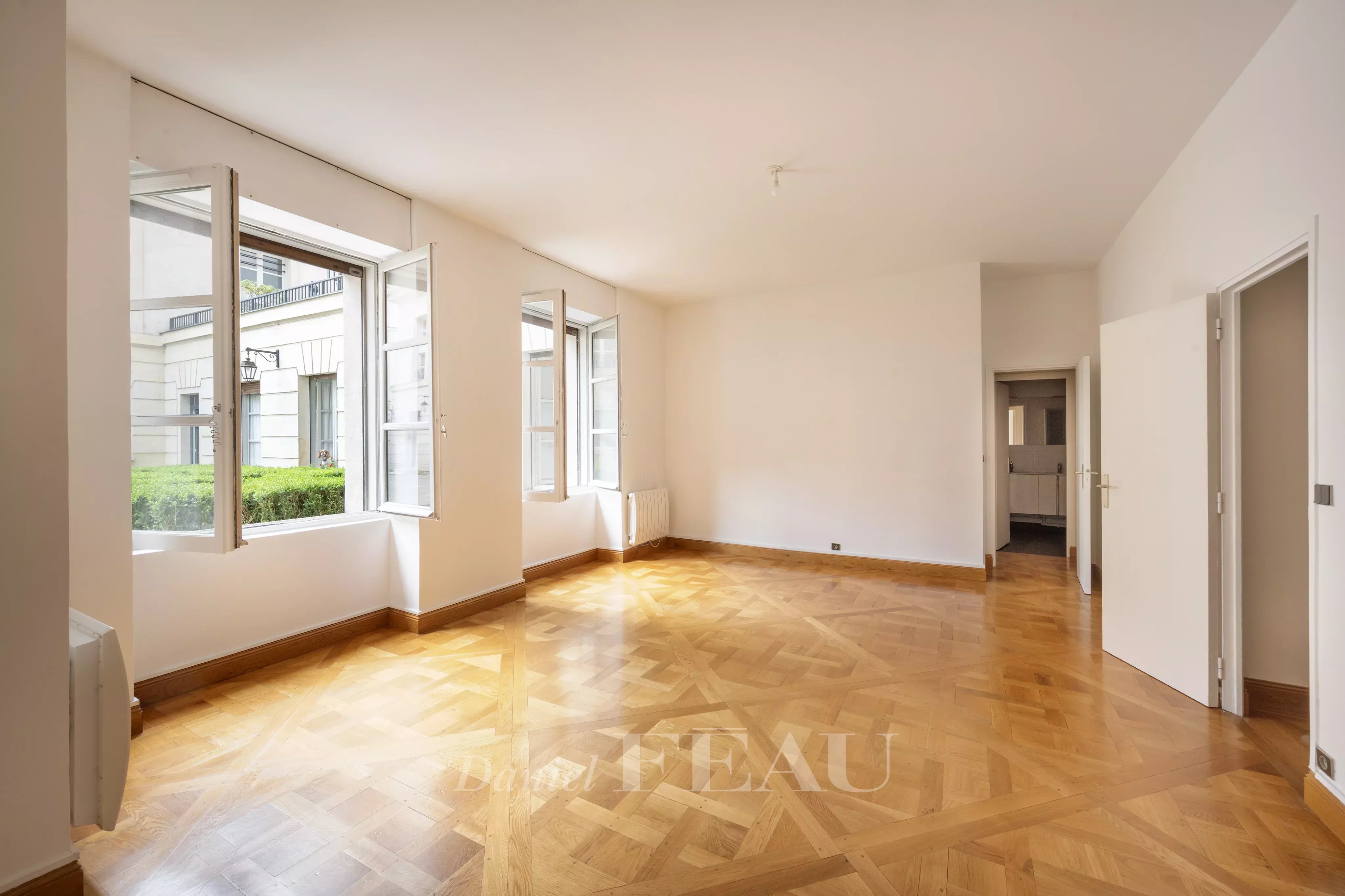 Sale Apartment Paris 4th