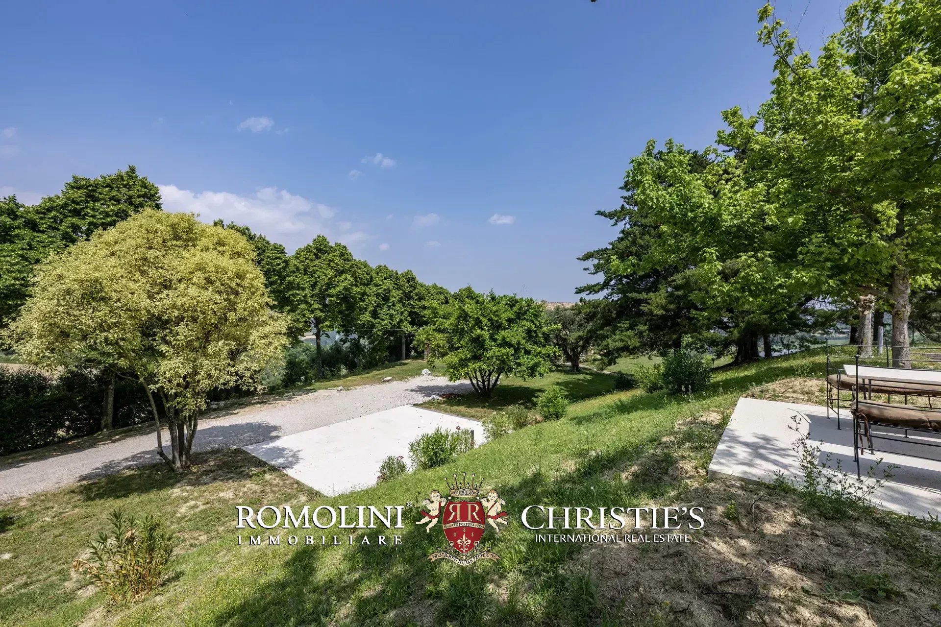 4 Bedroom Villa/Townhouse's Image 22