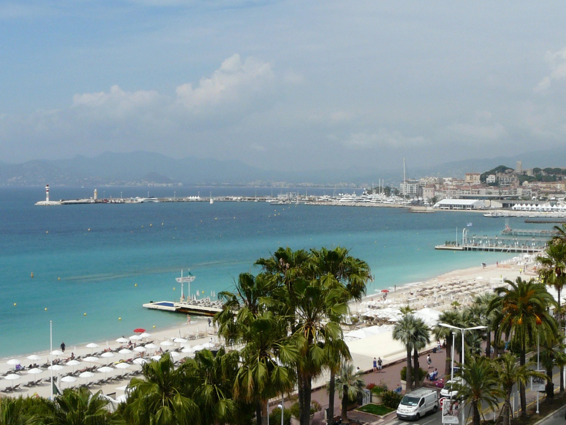 LAST FLOOR APARTMENT WITH PANORAMIC SEA VIEW