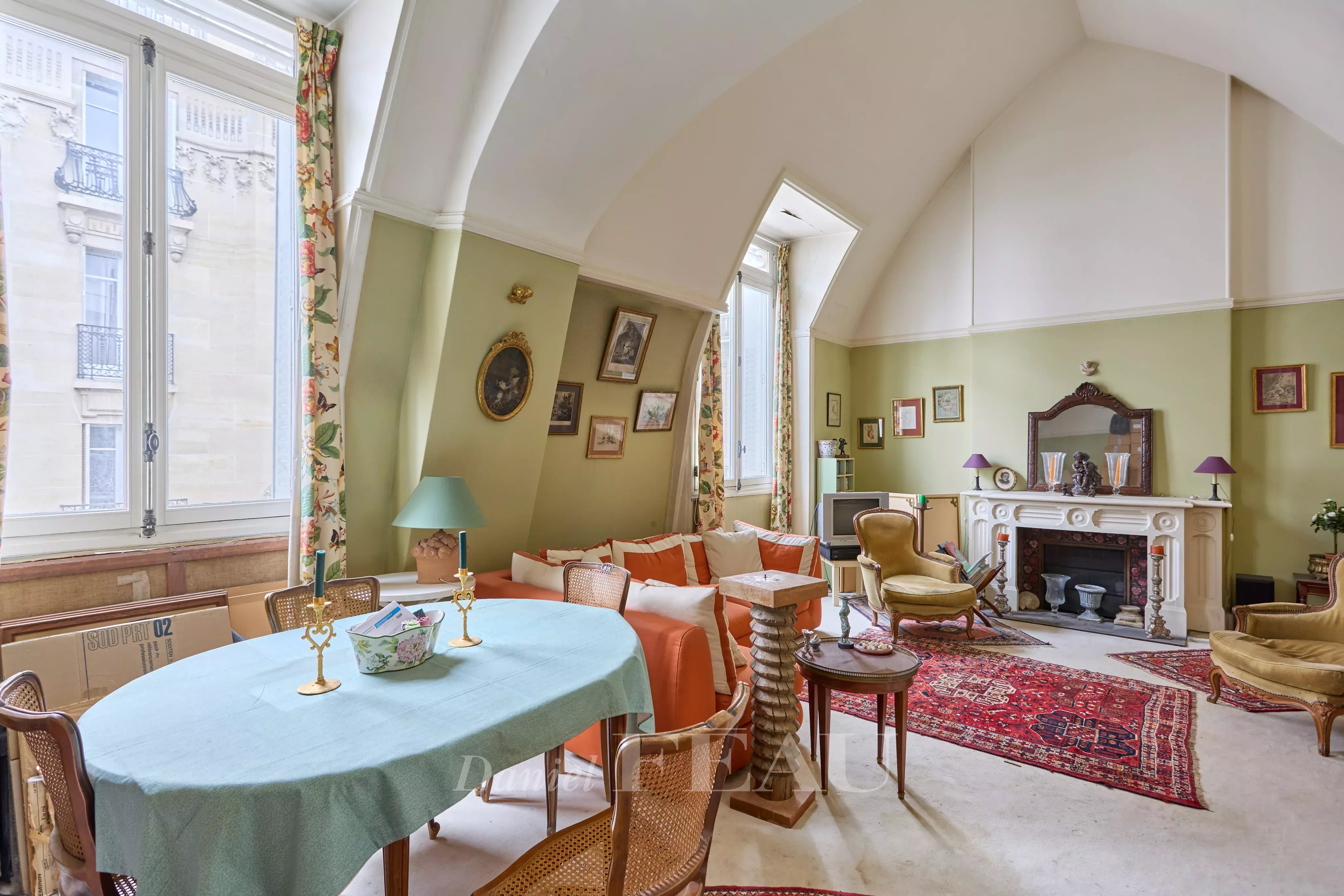 Paris XVIème Victor Hugo, voie privée sécurisée, charme et caractère