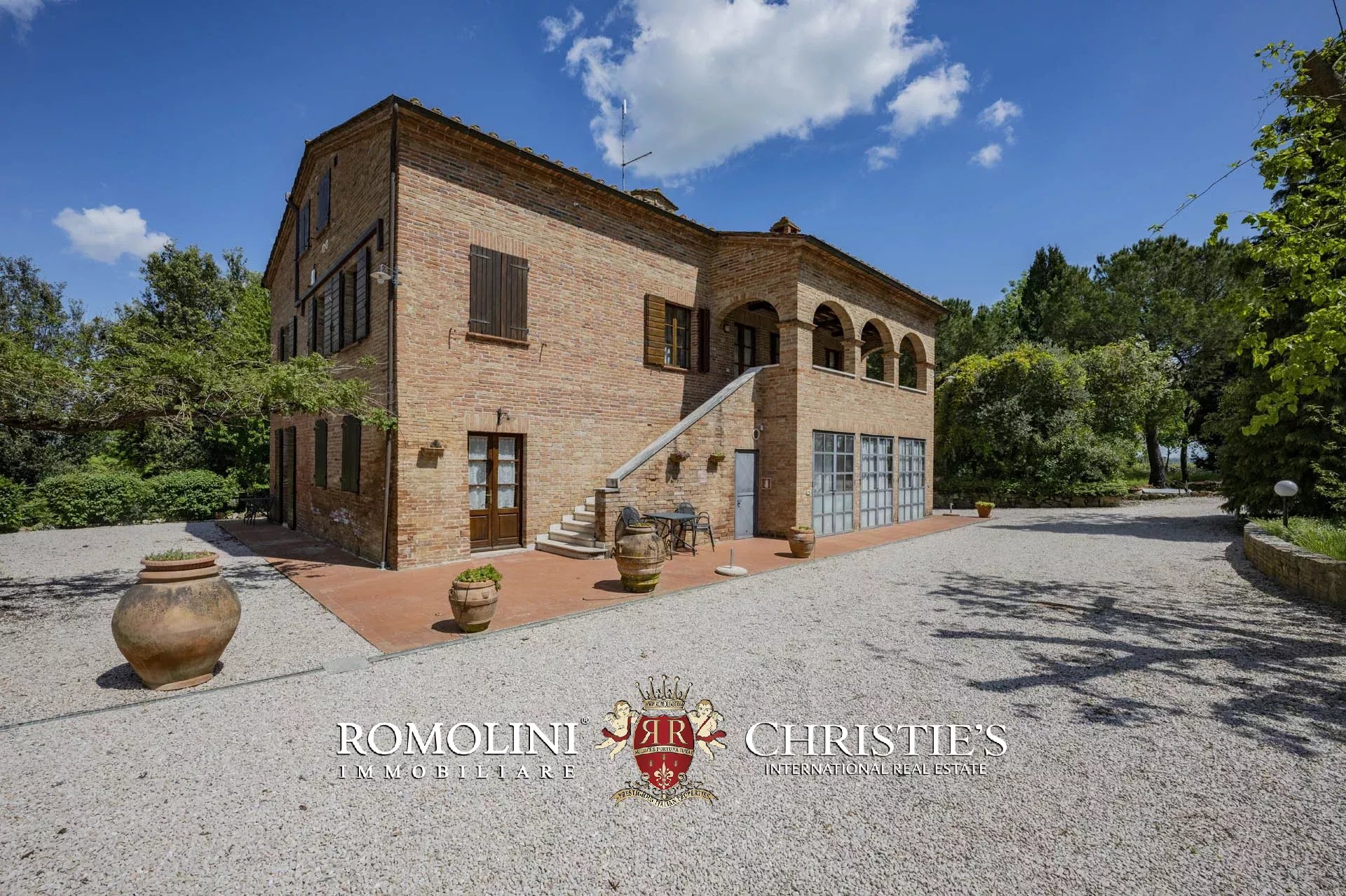 34 Bedroom Vineyard's Image 9