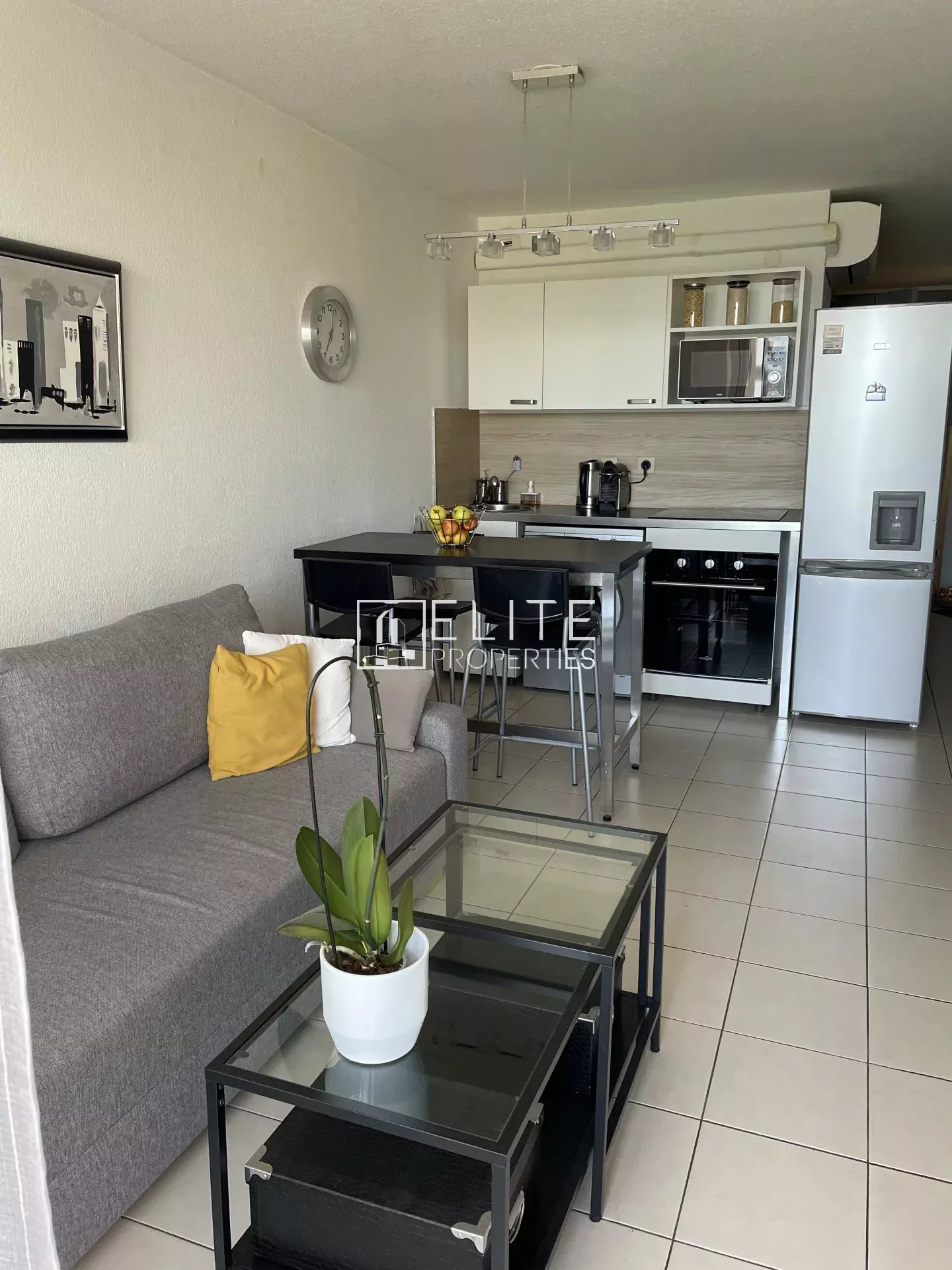 APPARTEMENT 2 PIÈCES DE 36 m² – VUE MER PANORAMIQUE – PISCINE & PARKING – THEOULE-SUR-MER - Photo 5