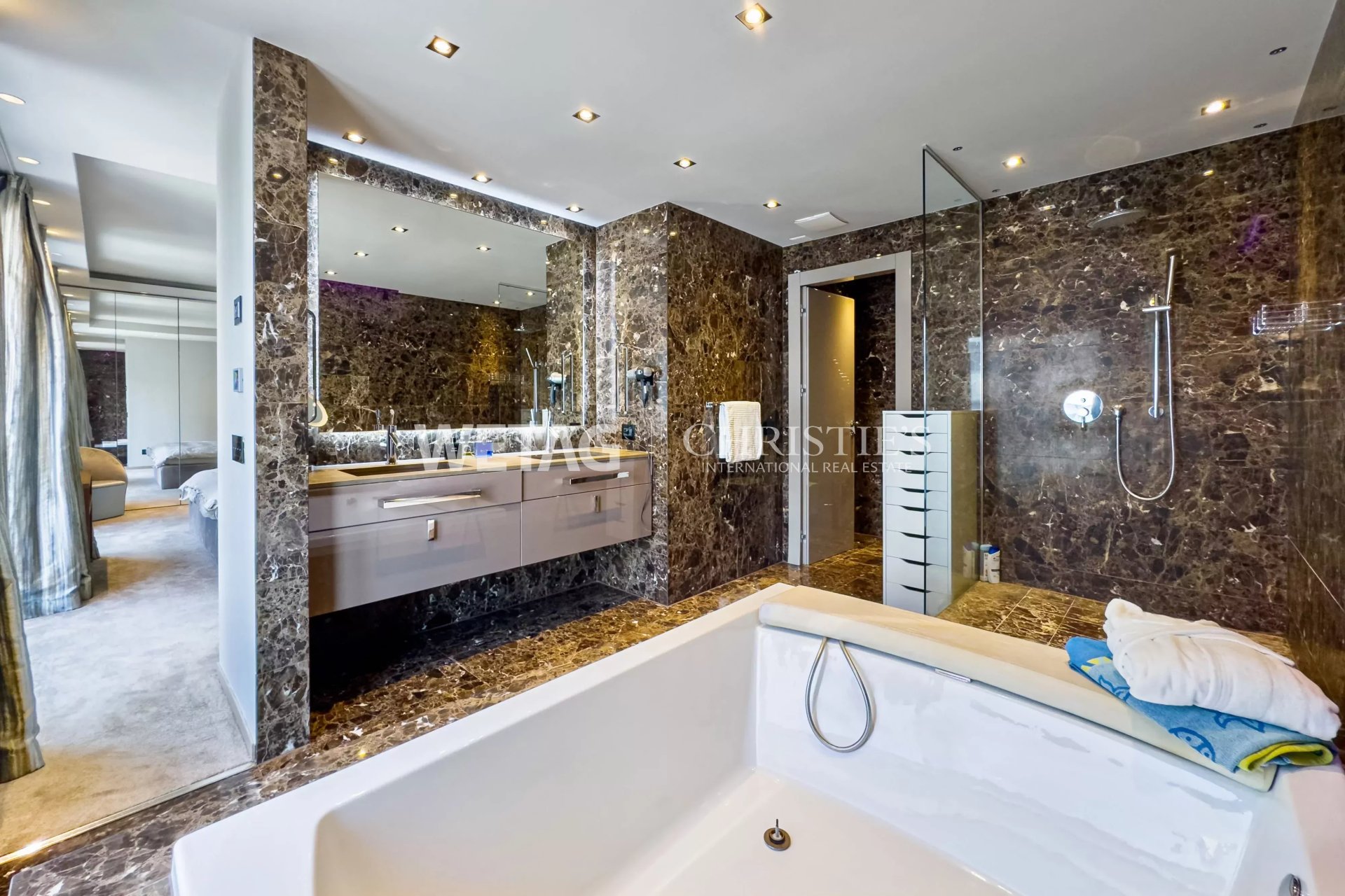 4 Bedroom Apartment/Flat's Image 3