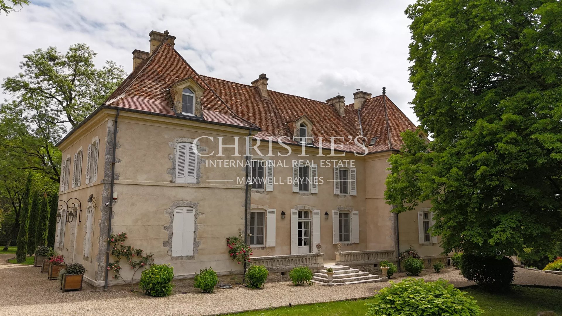 9 Bedroom Chateau's Image 42