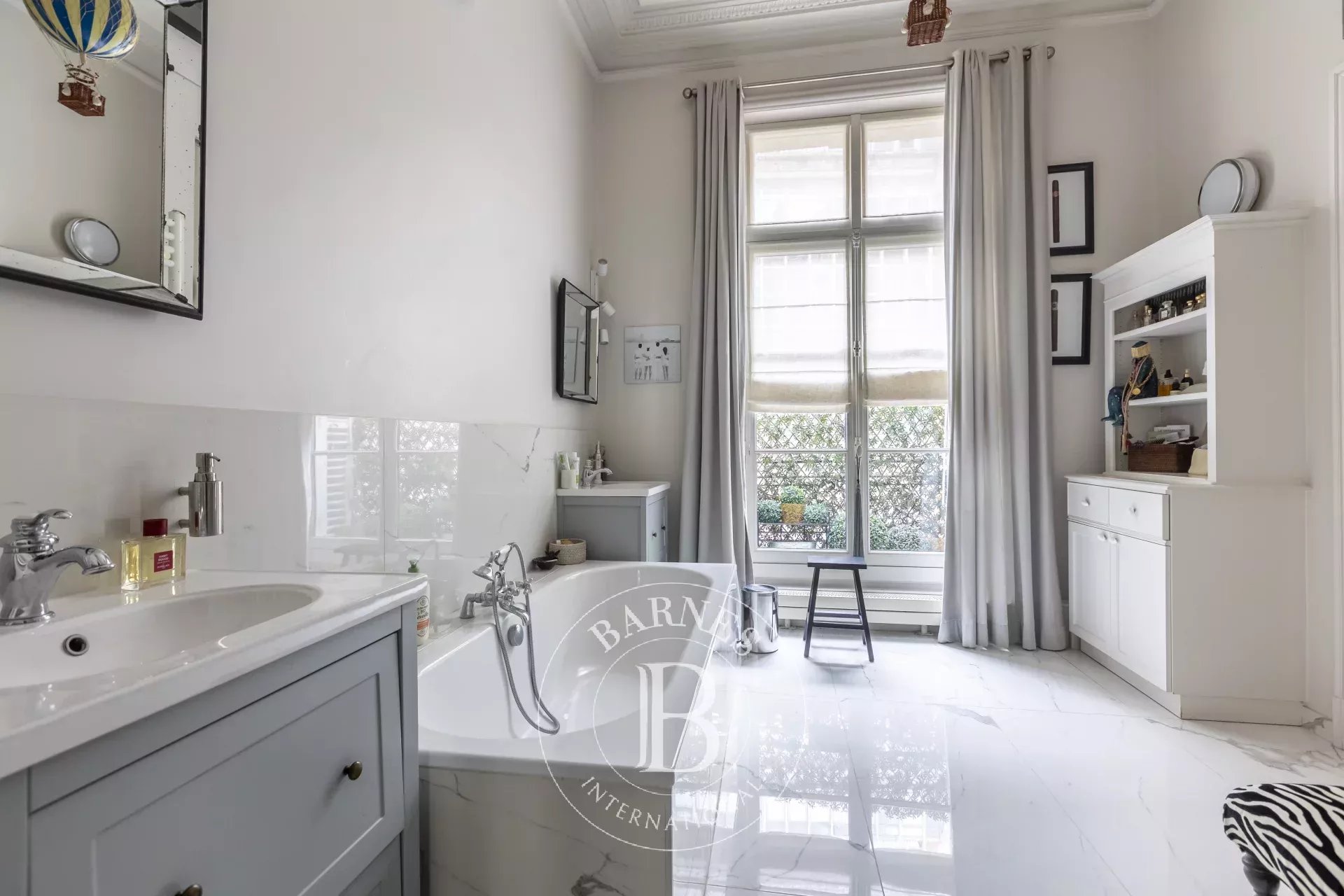 Daire Paris 6ème - picture 9