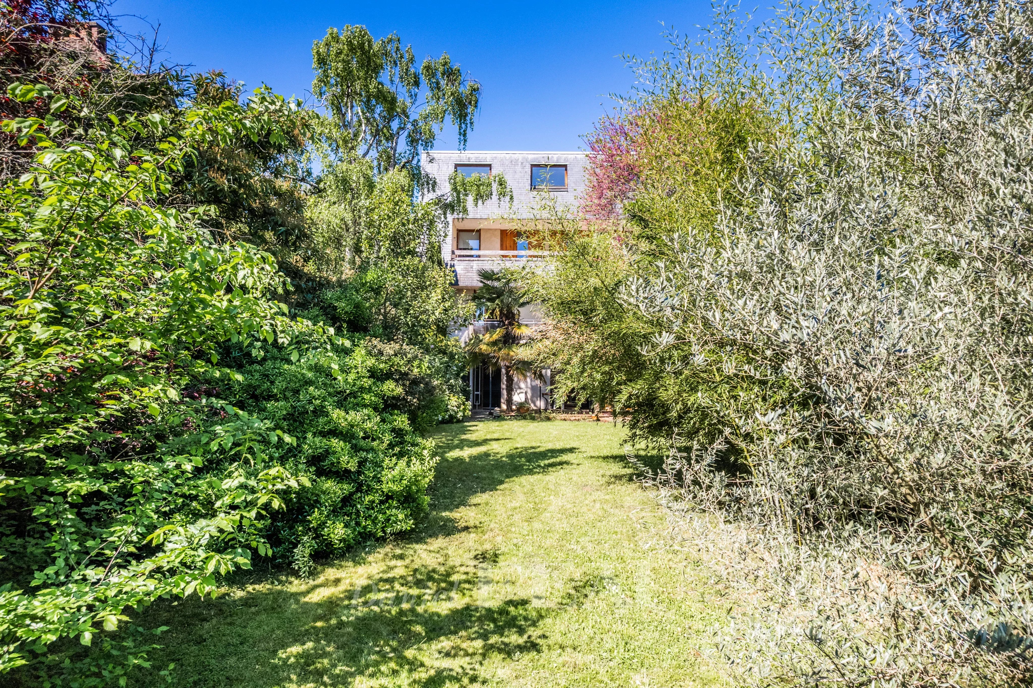 Saint-Cloud  - An ideal family home