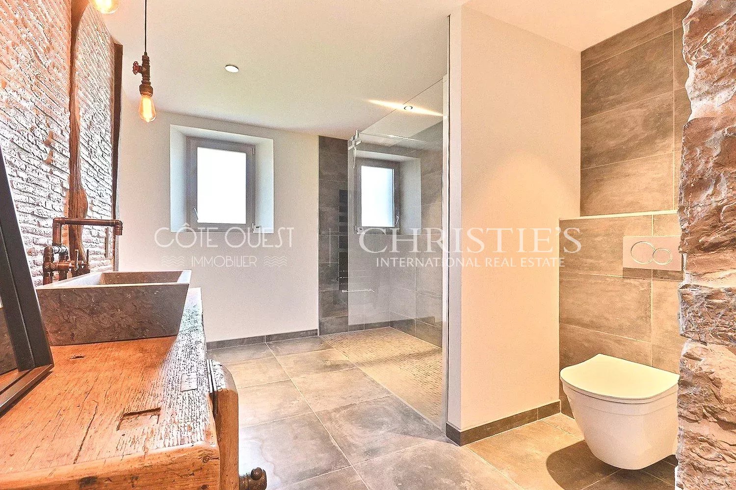5 Bedroom Villa/Townhouse's Image 16