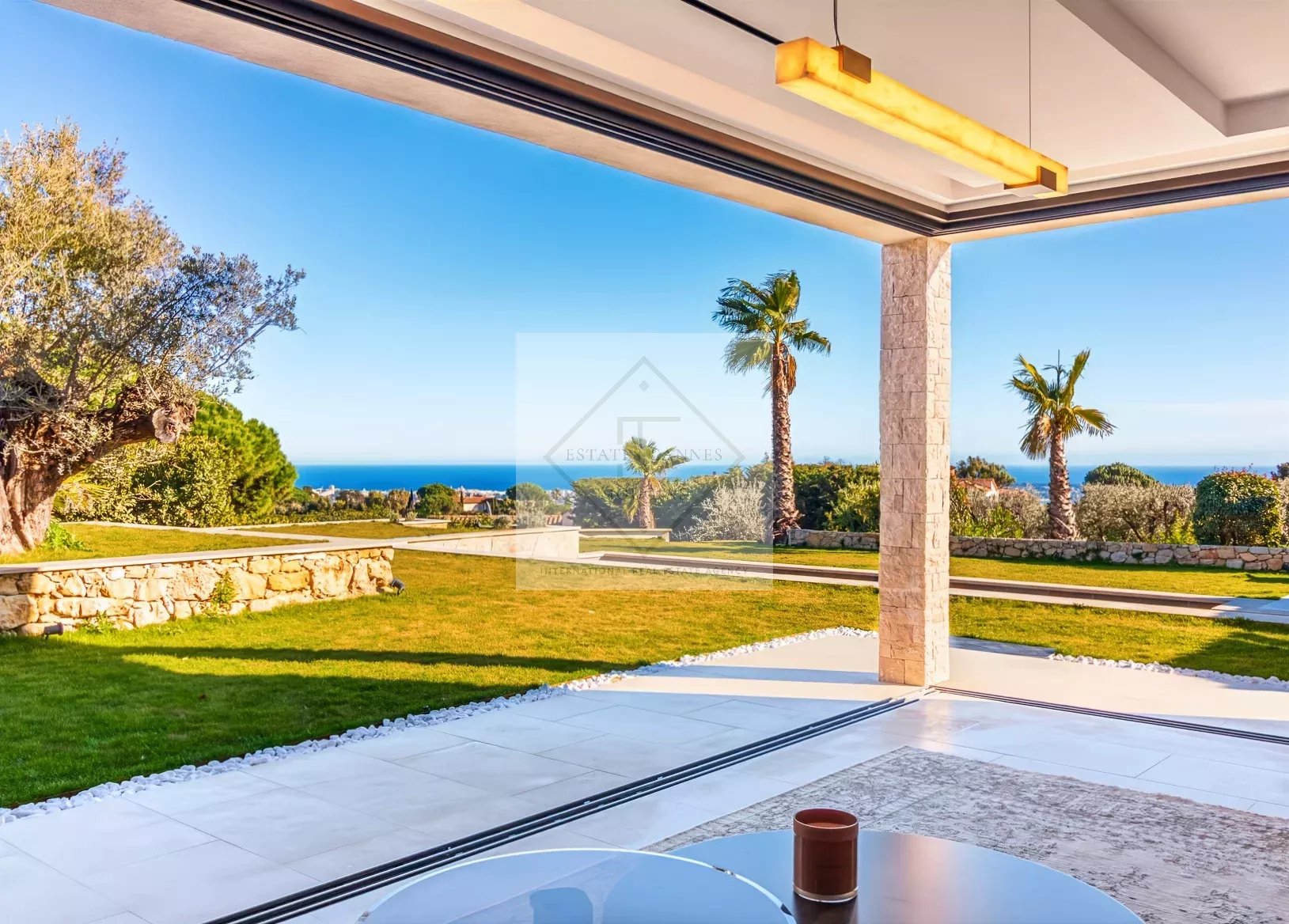 SUPER CANNES — EXCEPTIONAL BRAND-NEW CONTEMPORARY VILLA WITH PANORAMIC SEA VIEWS — photo 16