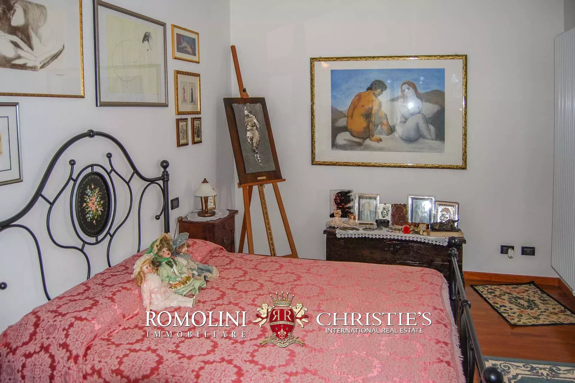 10 Bedroom Villa/Townhouse's Image 42