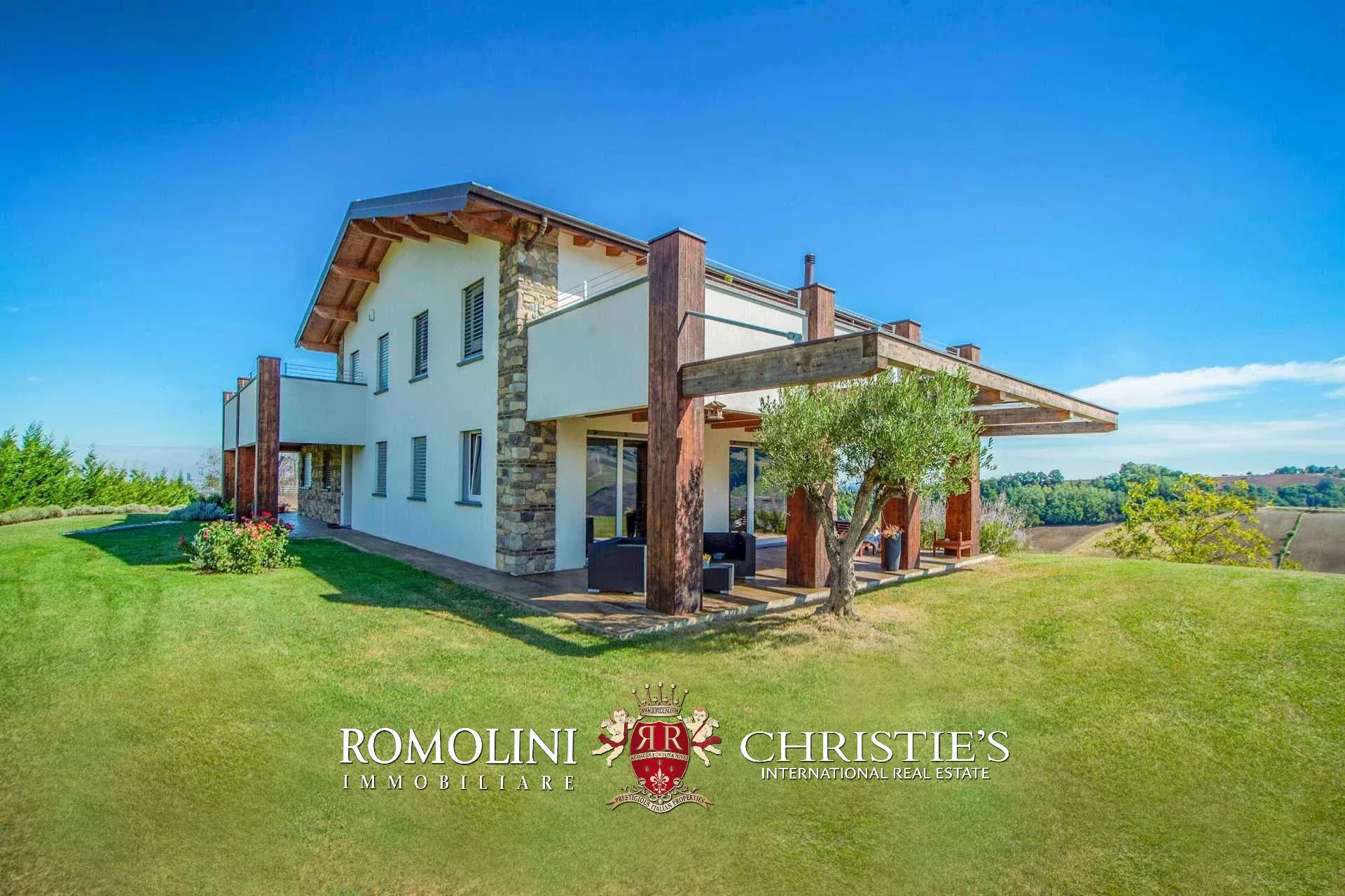 3 Bedroom Villa/Townhouse's Image 13