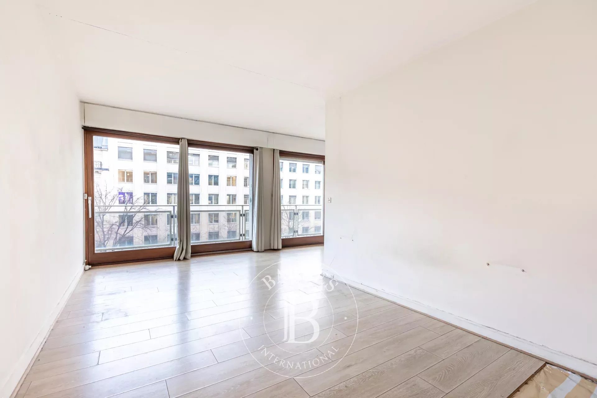 Daire Paris 8ème - picture 4