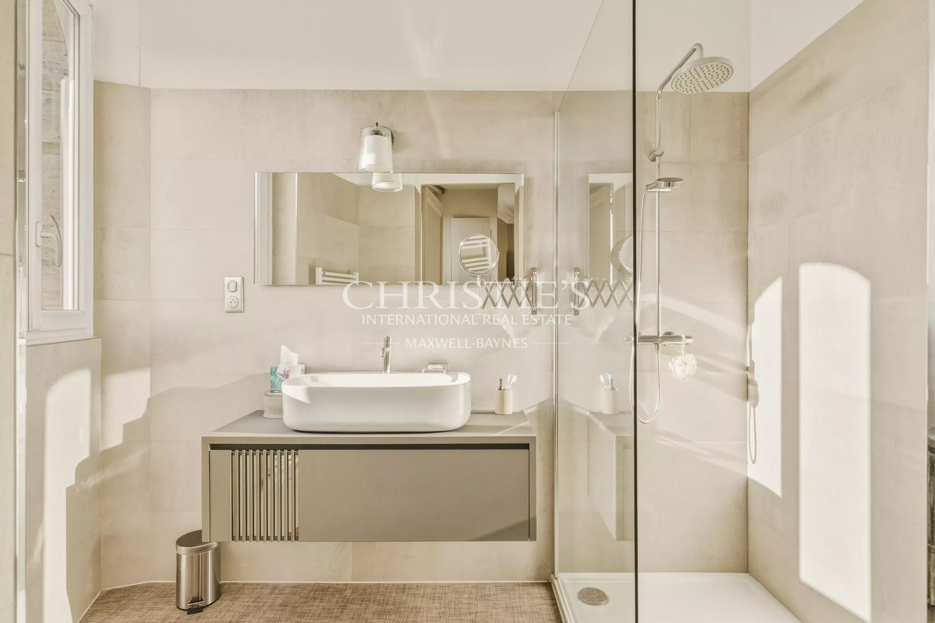 7 Bedroom Villa/Townhouse's Image 12