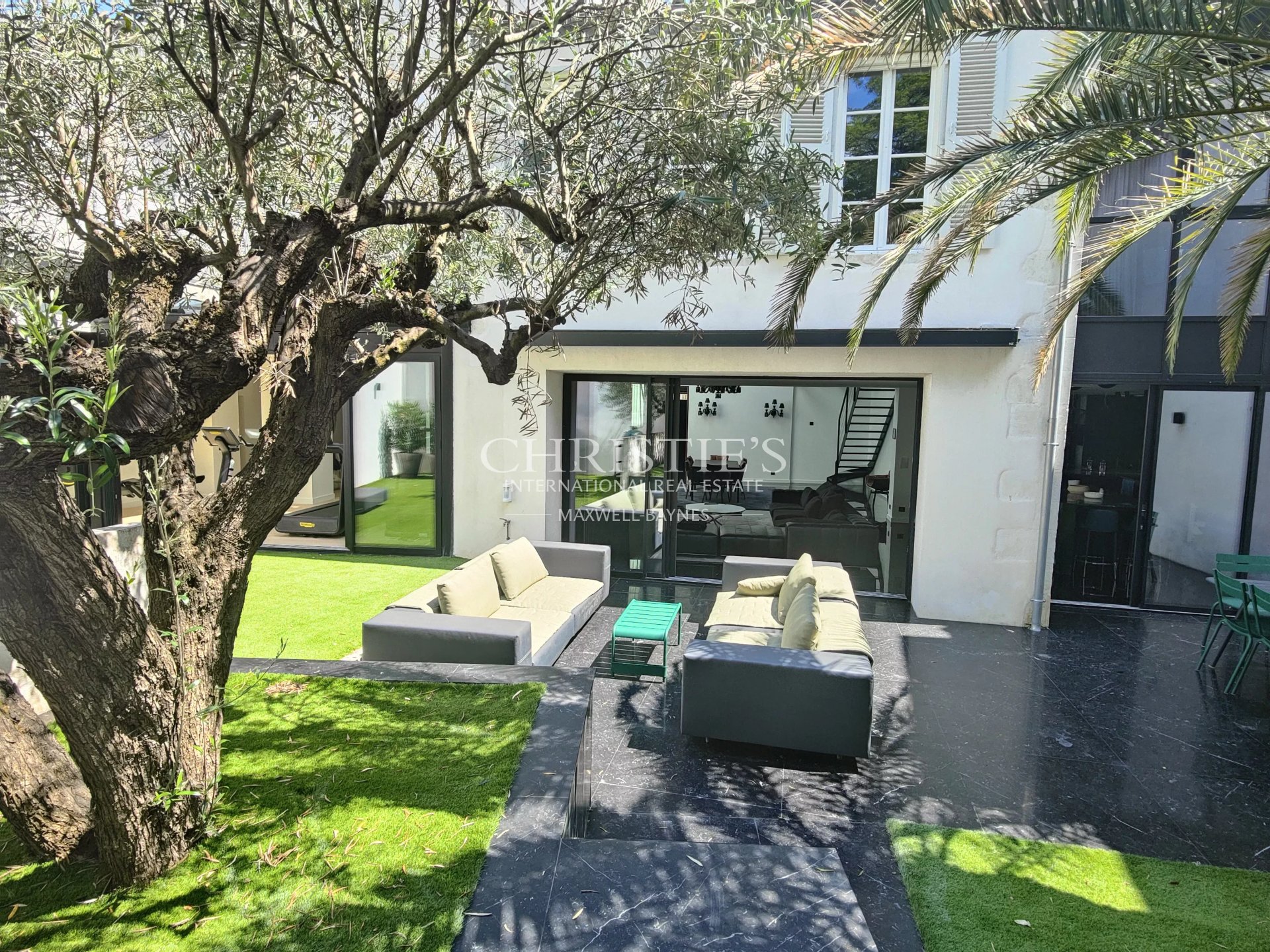 5 Bedroom Villa/Townhouse's Image 7