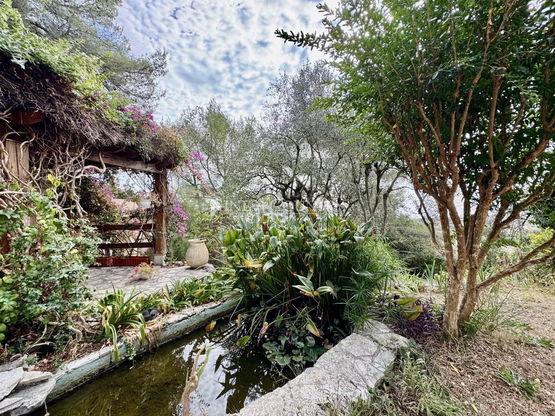 Photo of Villa for sale near Antibes in Vallauris with panoramic sea view