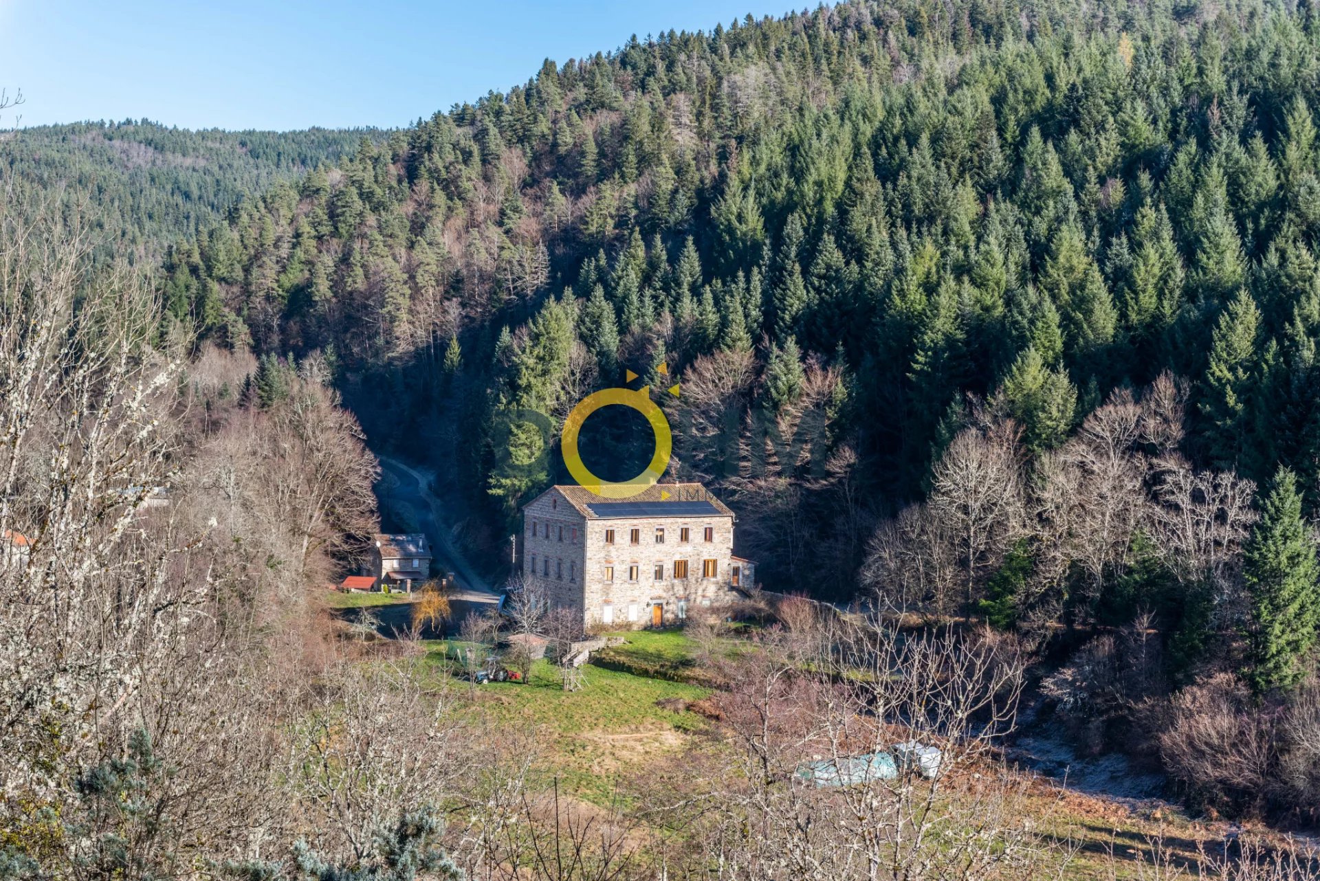 Propriété de caractère à la campagne entre le Puy en Velay e