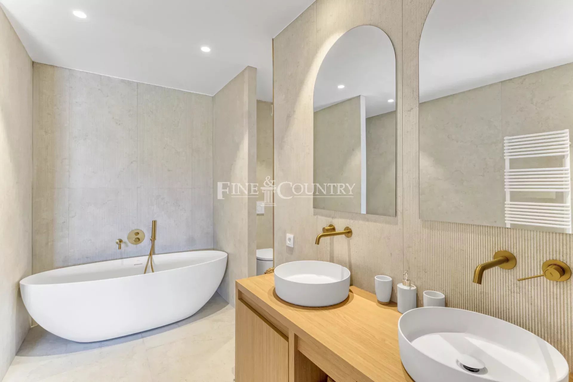 Photo of Villa for sale in Le Cannet  with sea view