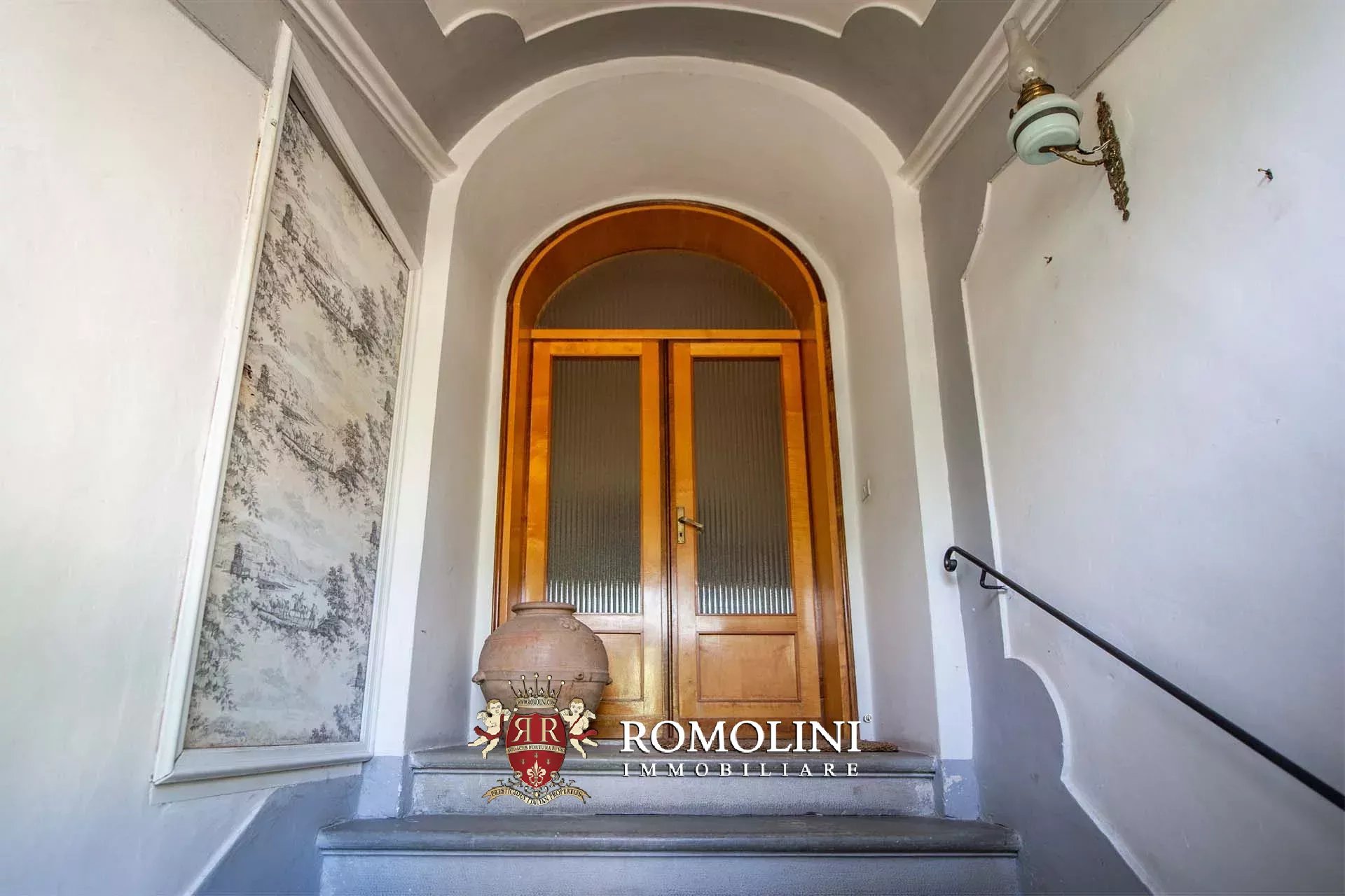 6 Bedroom Villa/Townhouse's Image 25