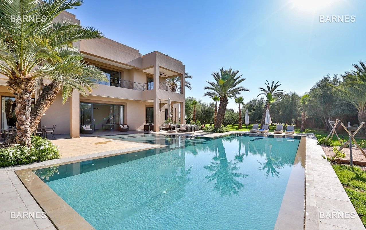 FOR SALE – CONTEMPORARY LUXURY VILLA ON GOLF, EXCEPTIONAL PROPERTY
