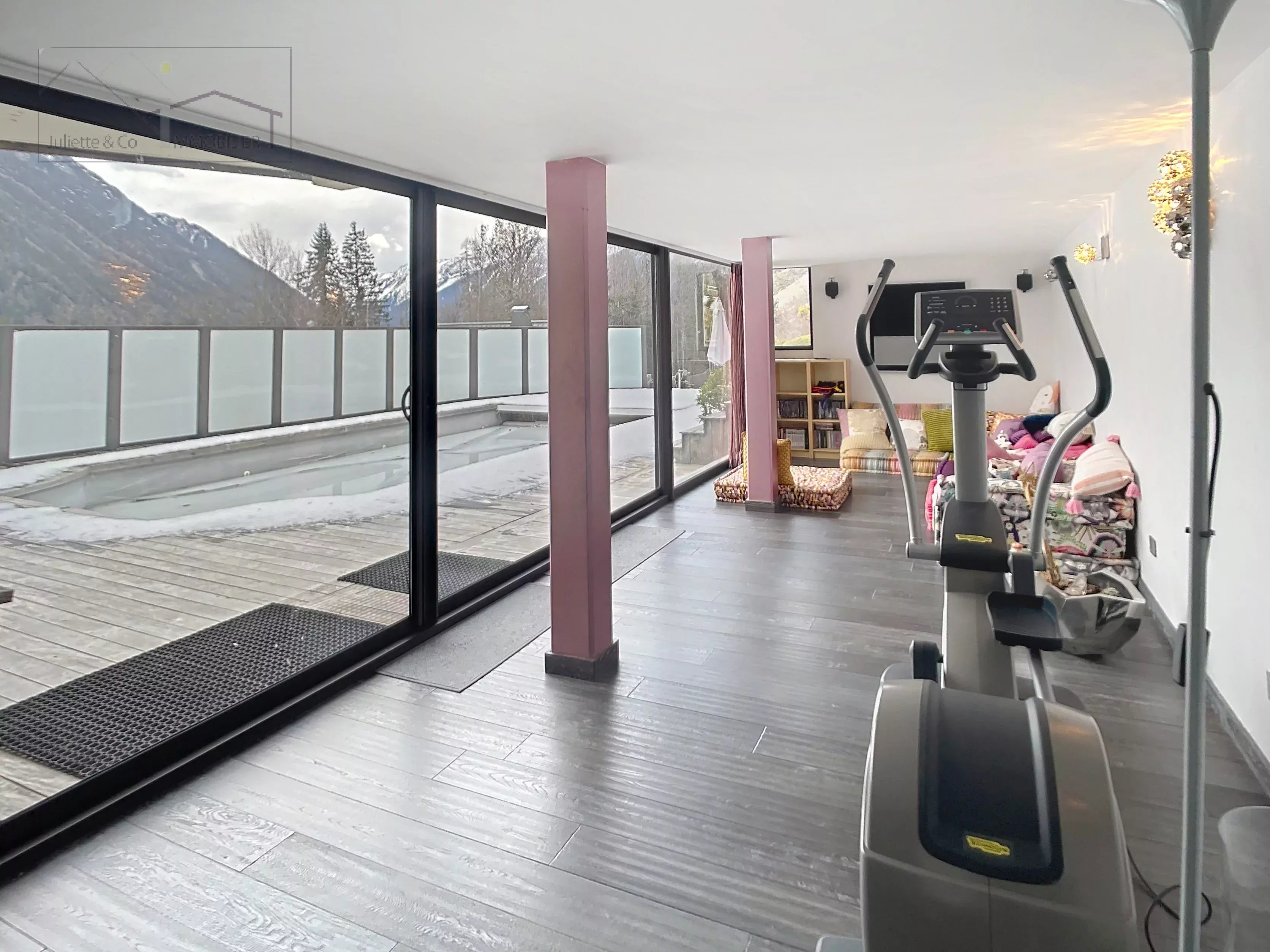 Photo of Quiet chalet with unobstructed view