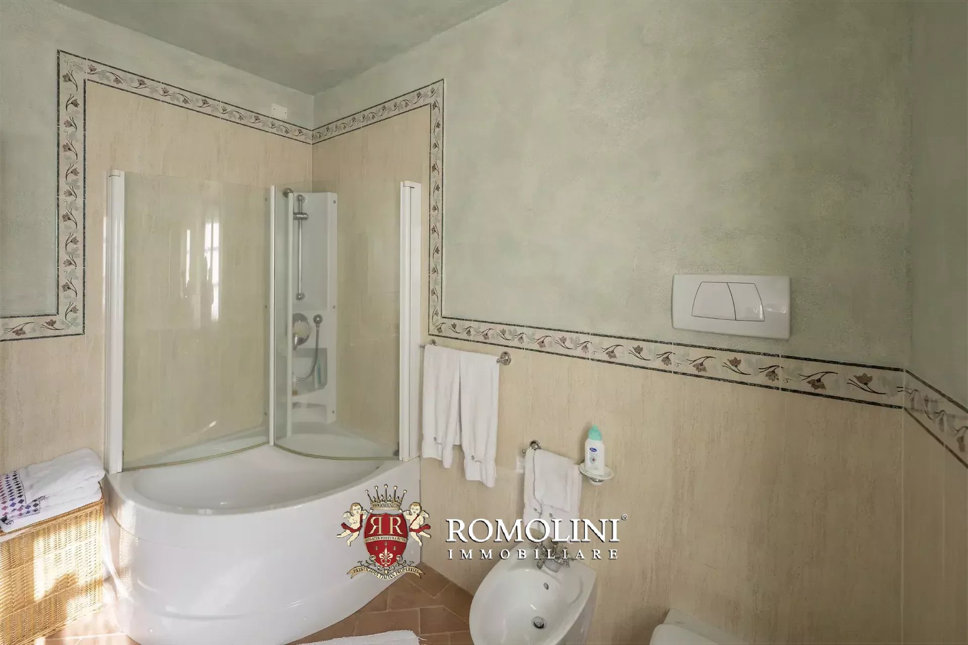 4 Bedroom Villa/Townhouse's Image 38