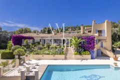 Provençal property close to the old village of 410m2 in Mougins — photo 1 of 7