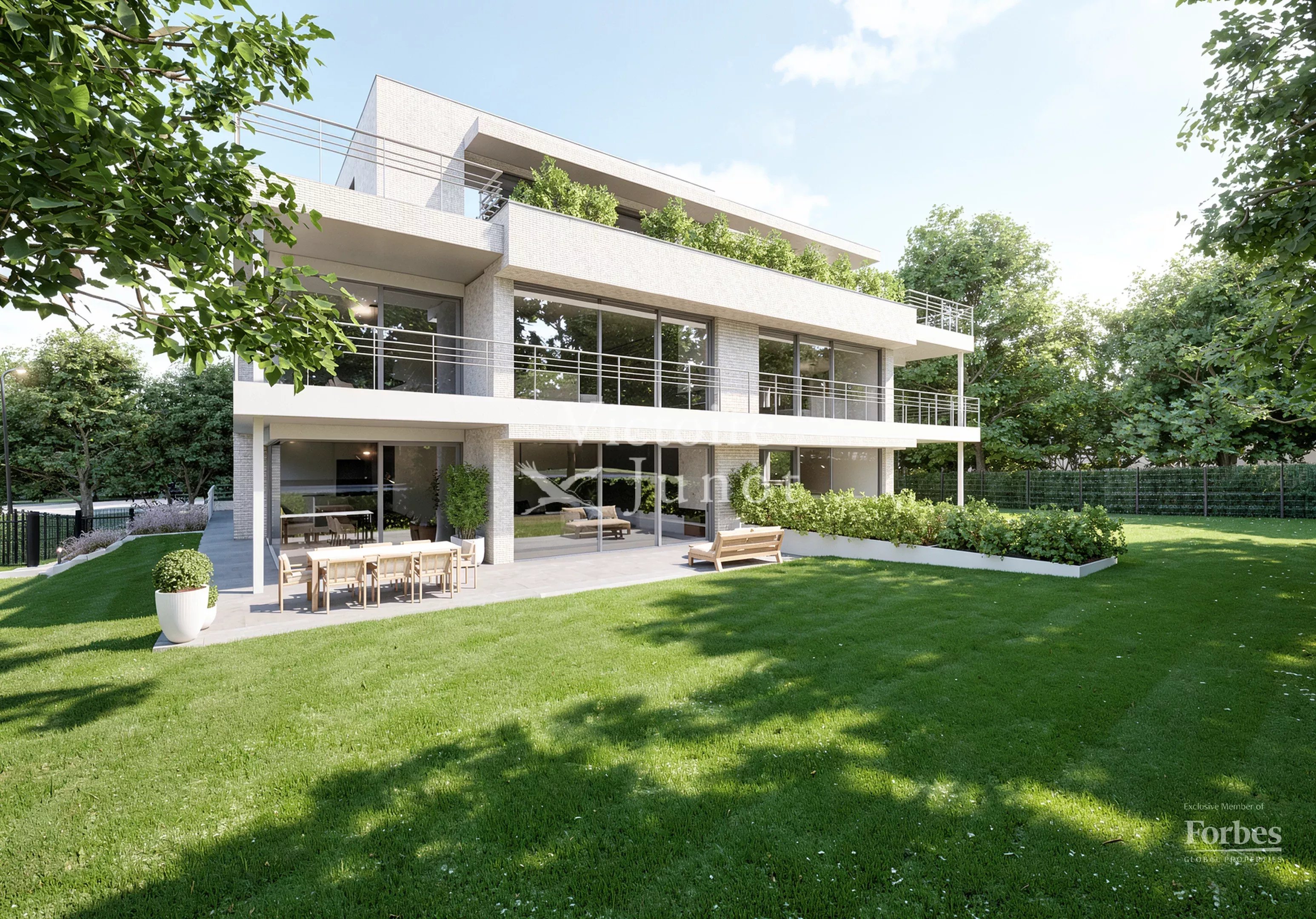 VILLA LOBAR