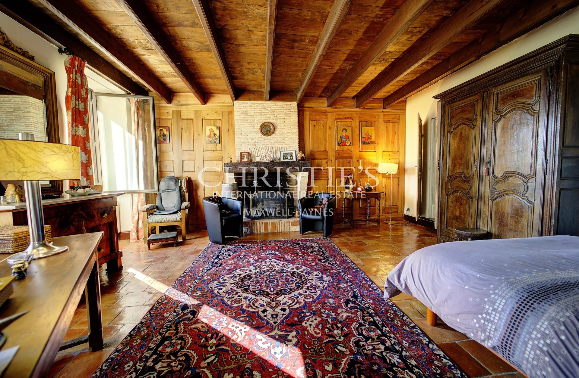 8 Bedroom Villa/Townhouse's Image 4