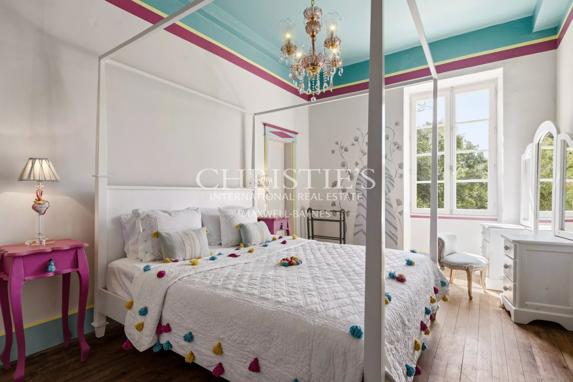 6 Bedroom Villa/Townhouse's Image 11