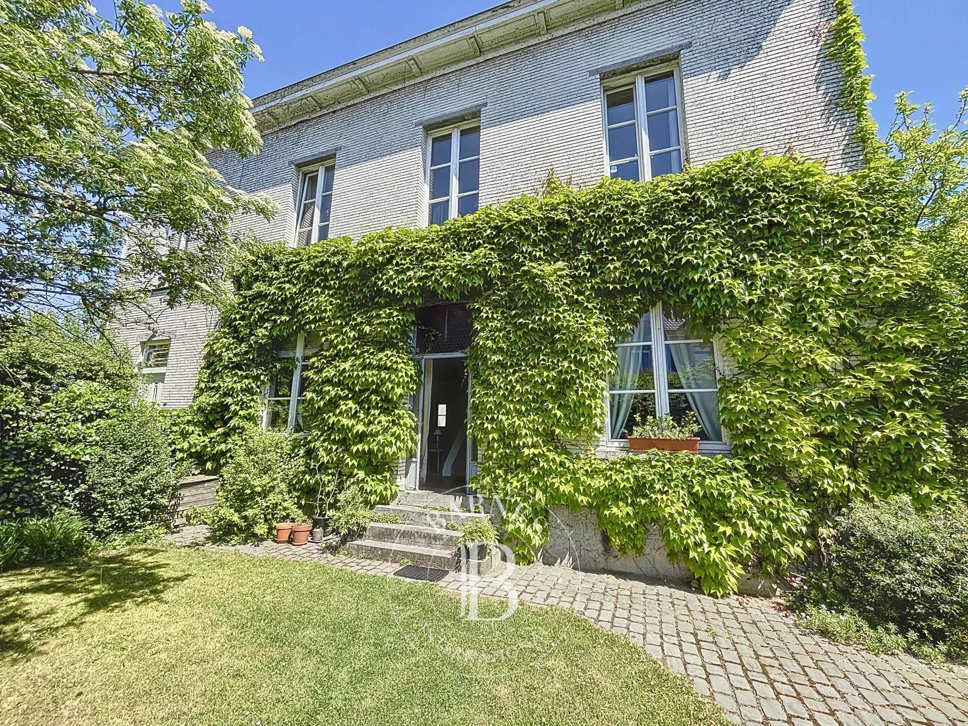 Uccle-Maison de charme-Un havre de paix à vendre