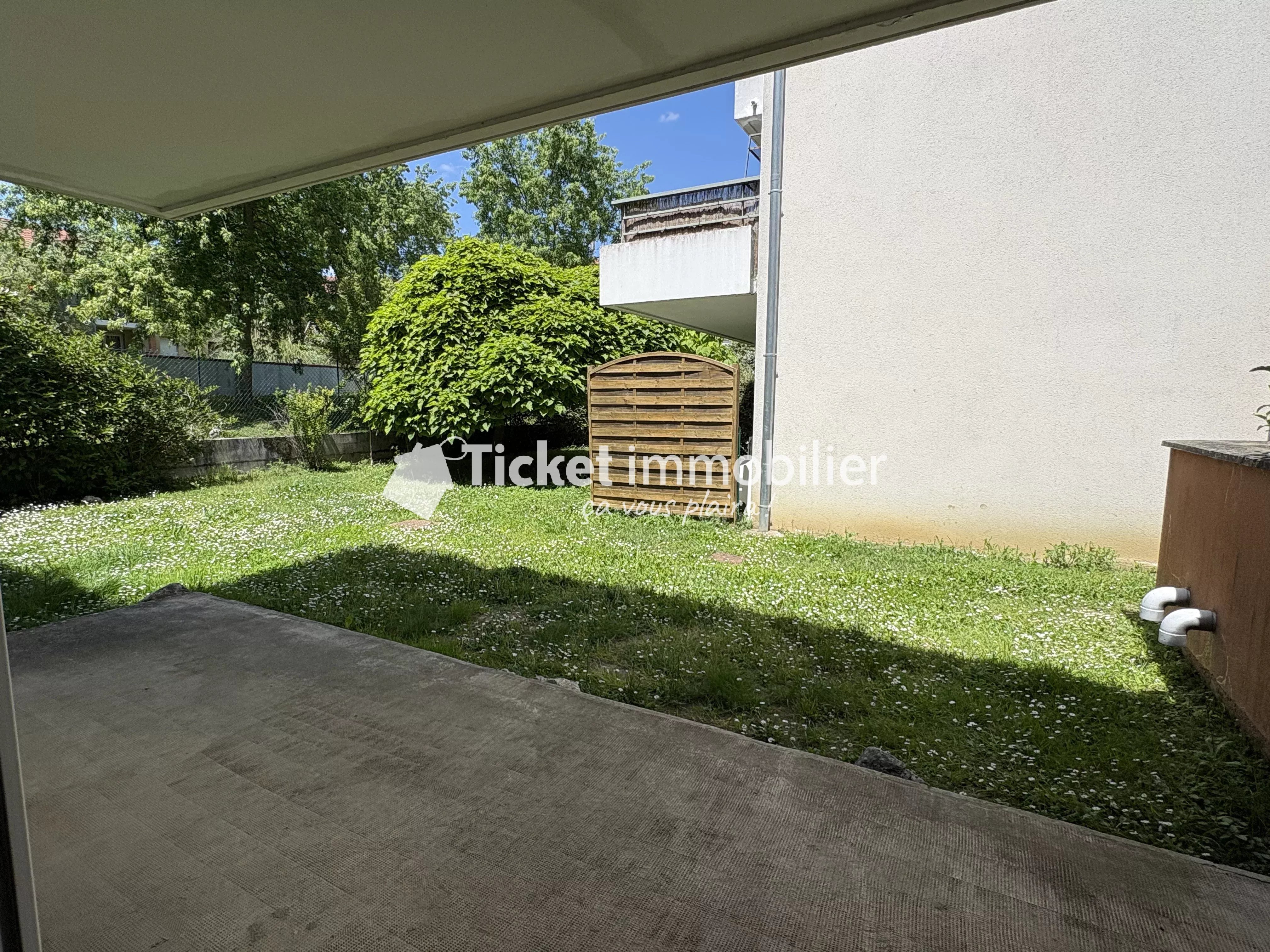 APPARTEMENT T2 – TOULOUSE LARDENNE – PLACE DE PARKING PRIVATIVE — photo 9