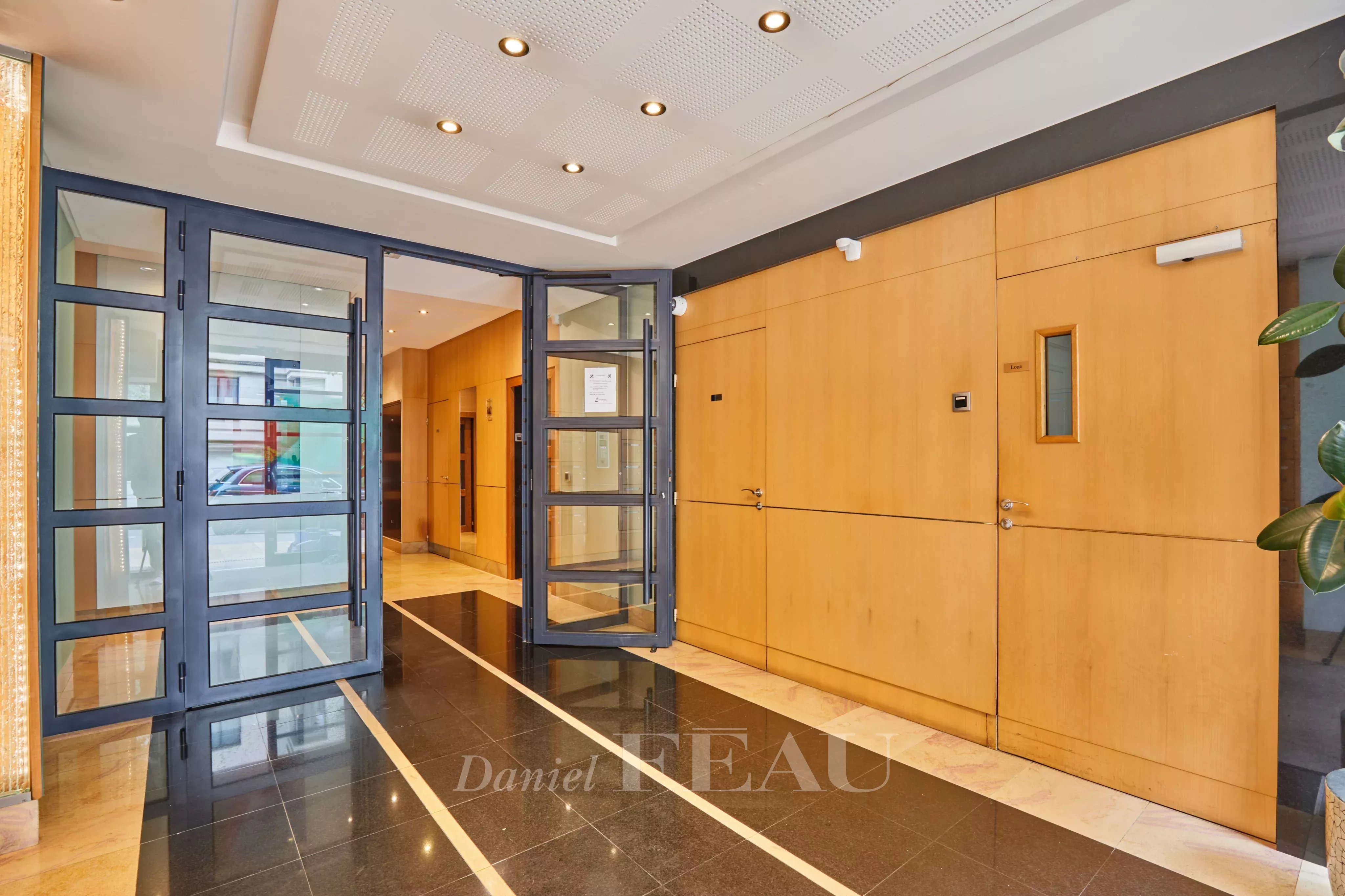 Parties communes de standing immeuble très sécurisé