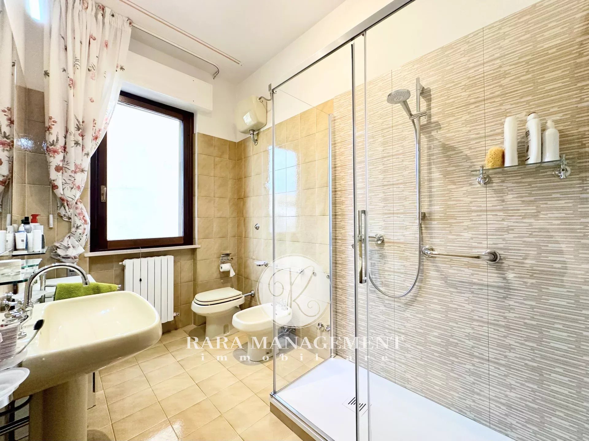 PORTO SANT'ELPIDIO, ZONA CRETAROLA | ARREDATO | NO CONDOMINIO | 2 CAMERE MATRIMONIALI | 2 BALCONI | MANSARDA | POSTO AUTO ESCLUSIVO | CORTE ESCLUSIVA | ZONA RESIDENZIALE RISERVATA E BEN SERVITA |