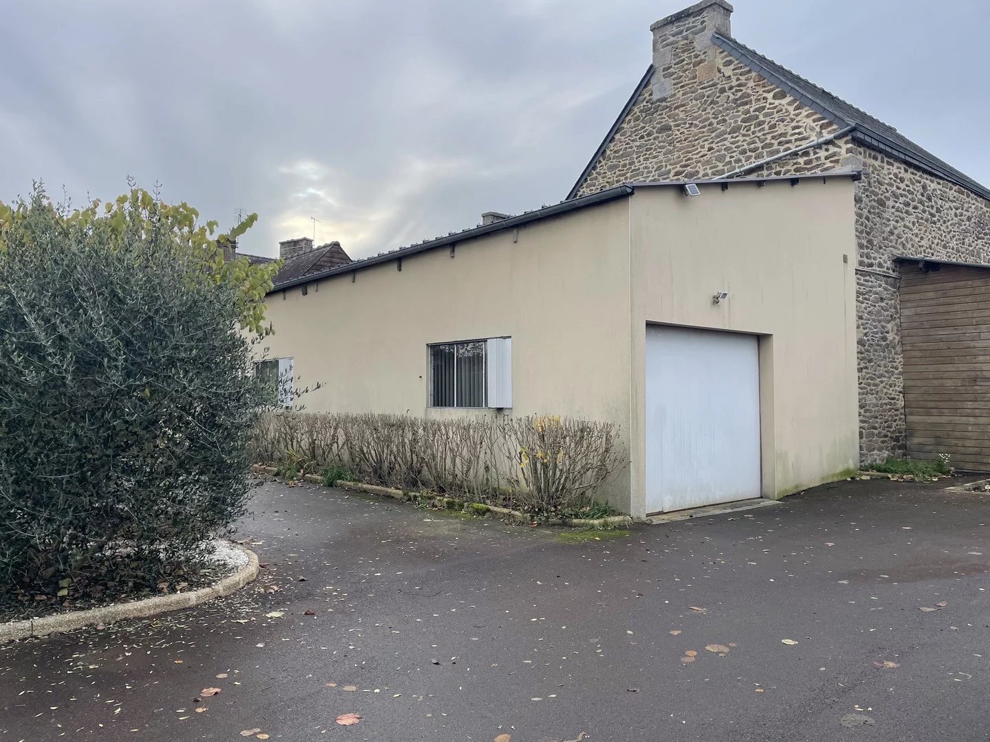 RARE MAISON EN PIERRES LA VICOMTE/RANCE