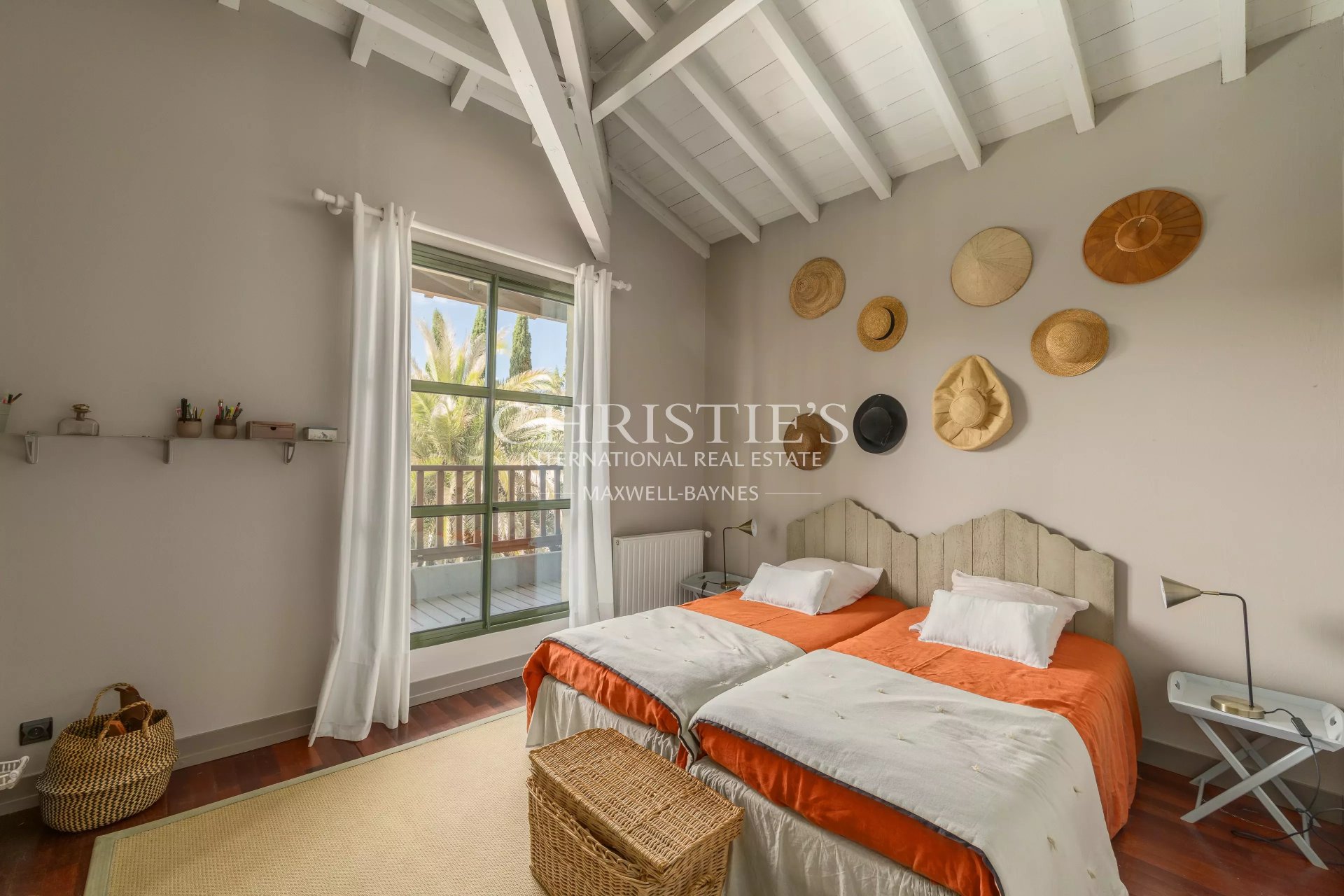 5 Bedroom Villa/Townhouse's Image 13