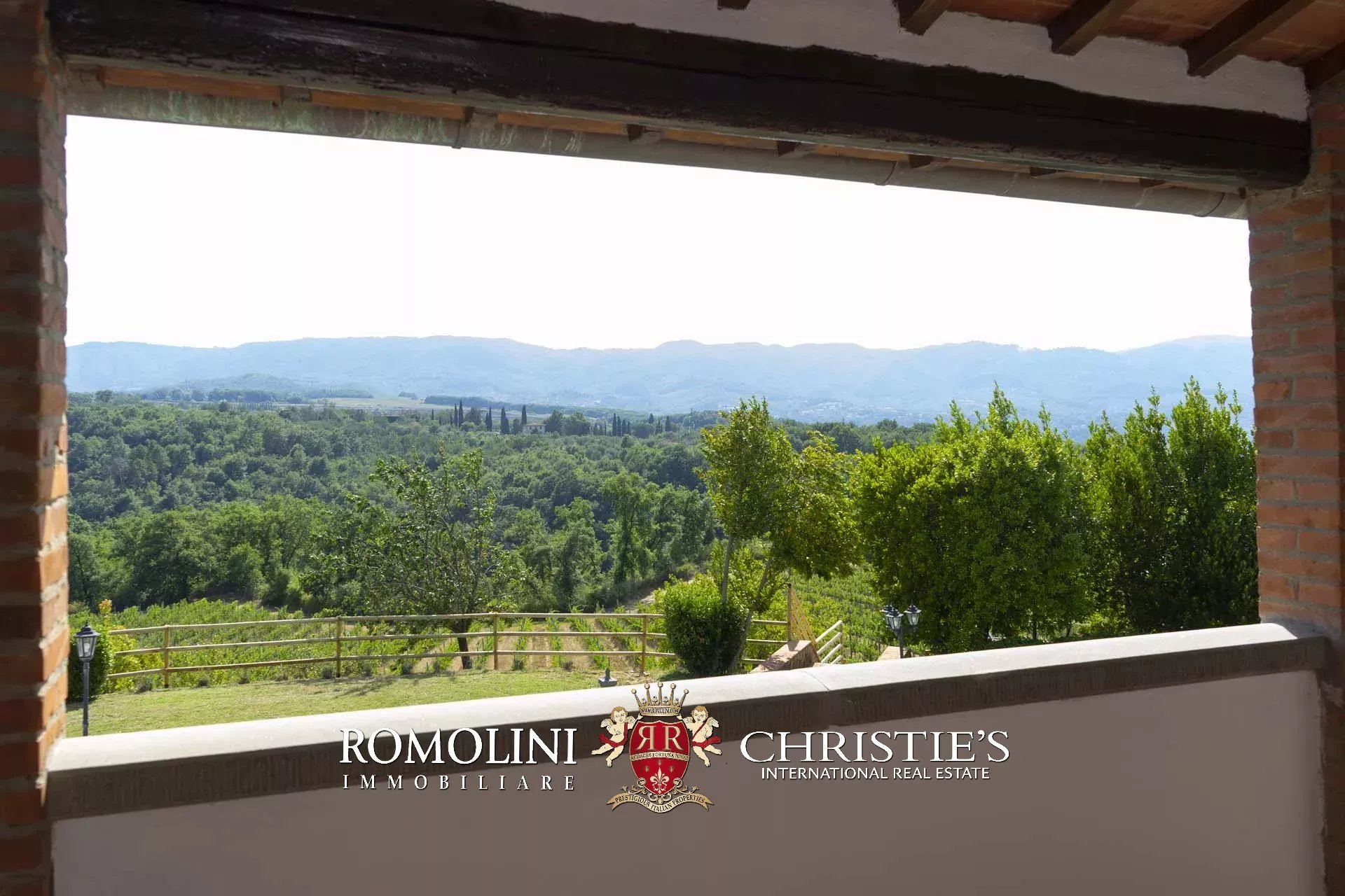 4 Bedroom Vineyard's Image 32