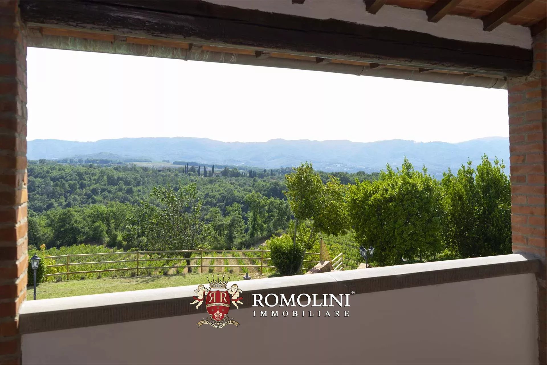 4 Bedroom Vineyard's Image 32