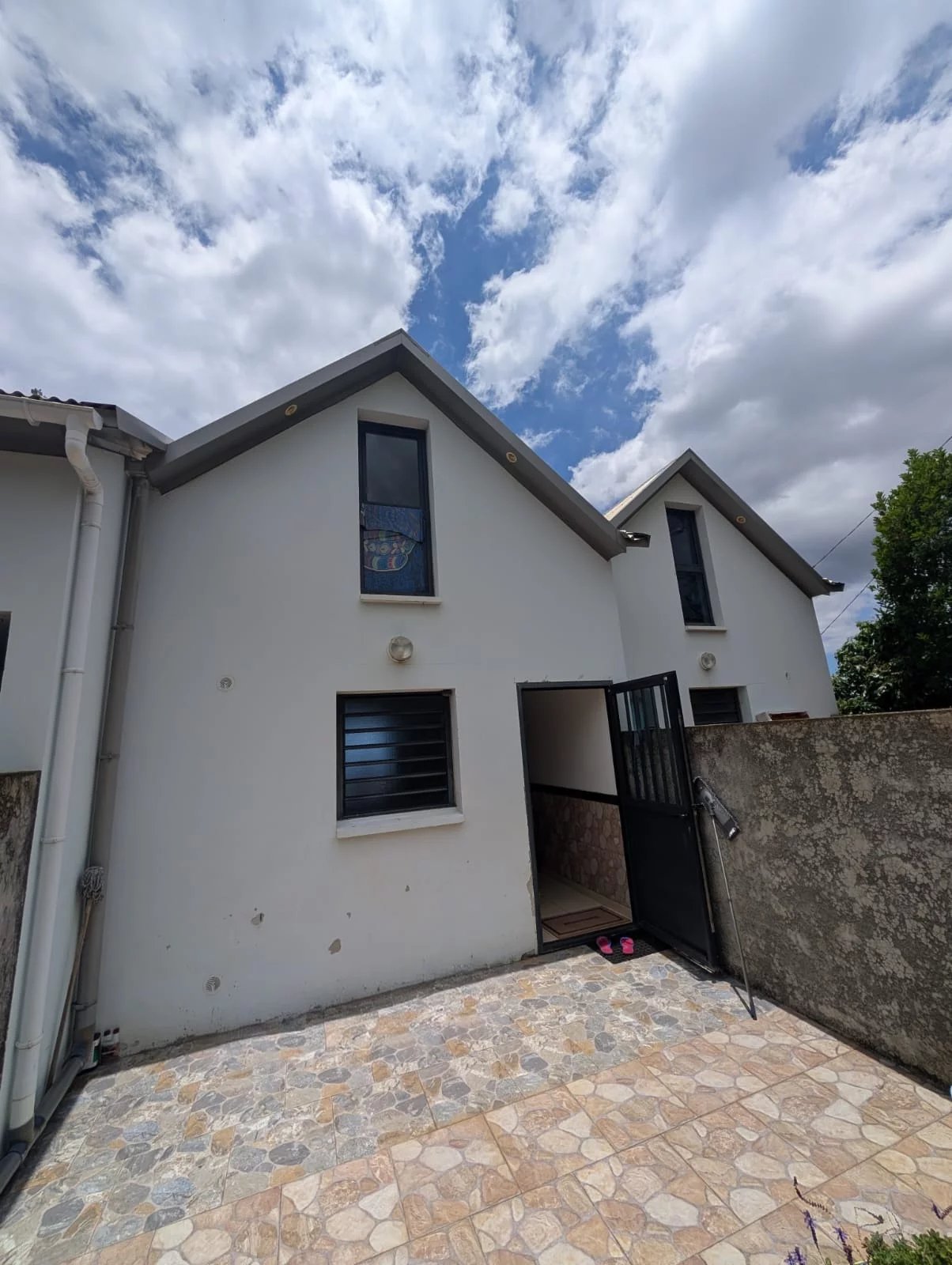 ETANG SAINT-LEU  (≈ 400 m alt) – T3 VUE MER PANORAMIQUE – 70 m² – 210 000 € HAI