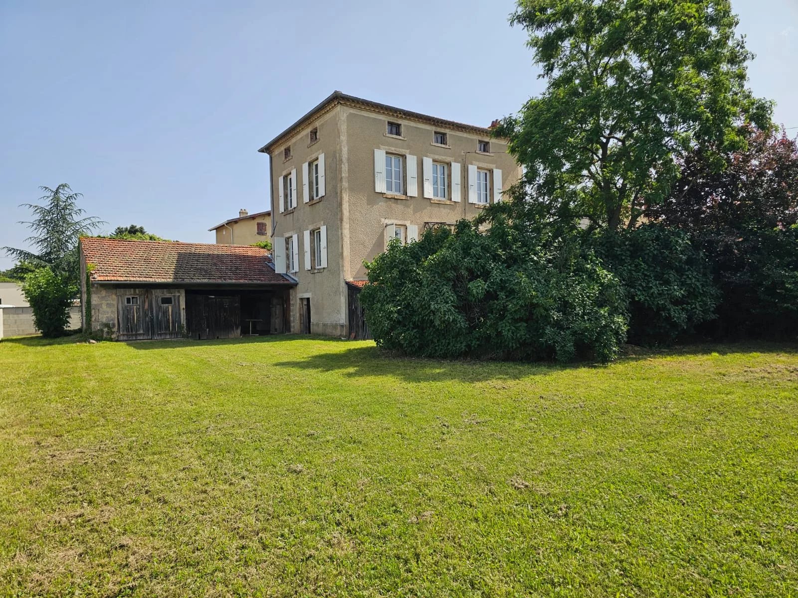ANNONAY, Maison bourgeoise de campagne T4 de 100 m² évolutive avec jardin